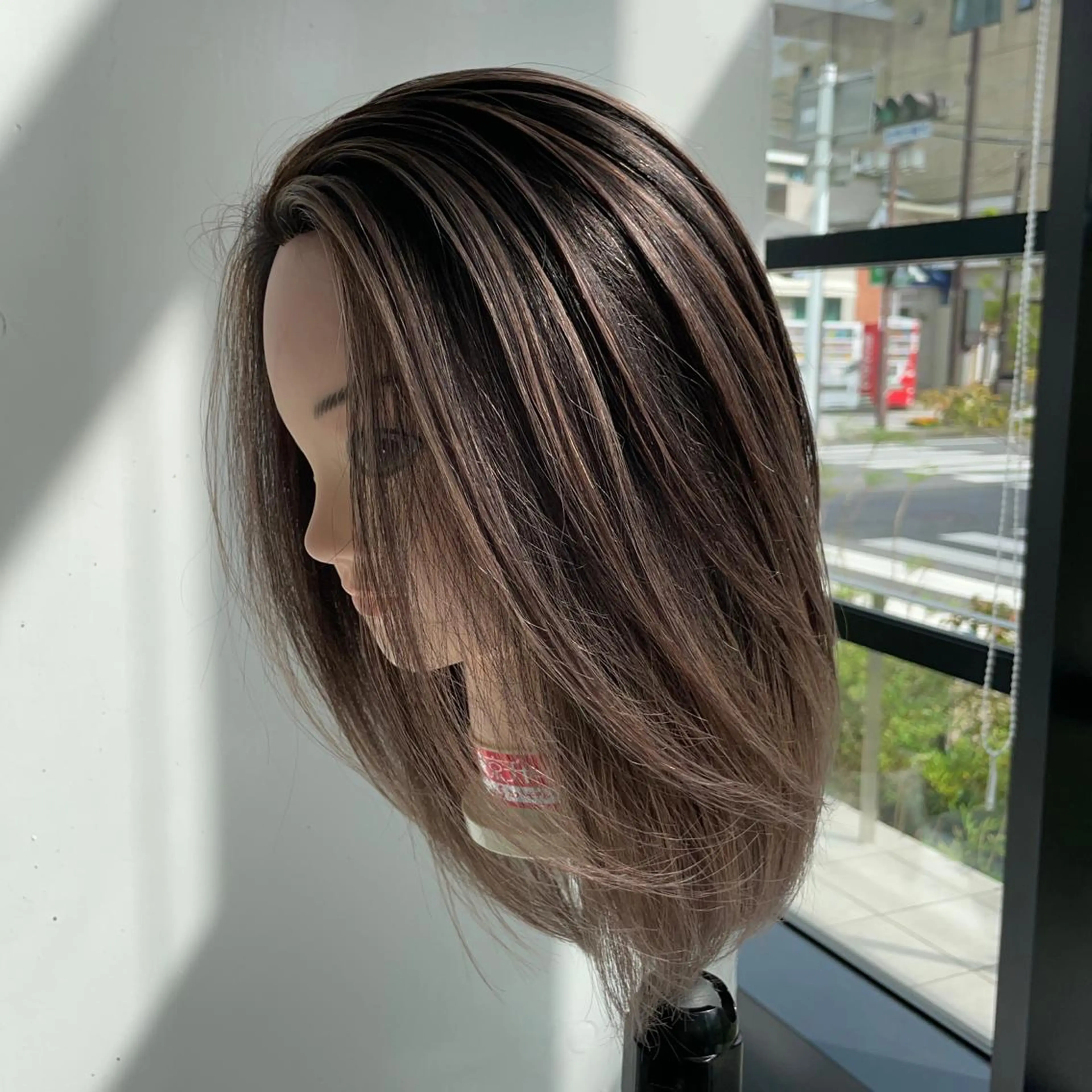 セミロング B.Chance カラーリスト　ペーのヘアスタイル