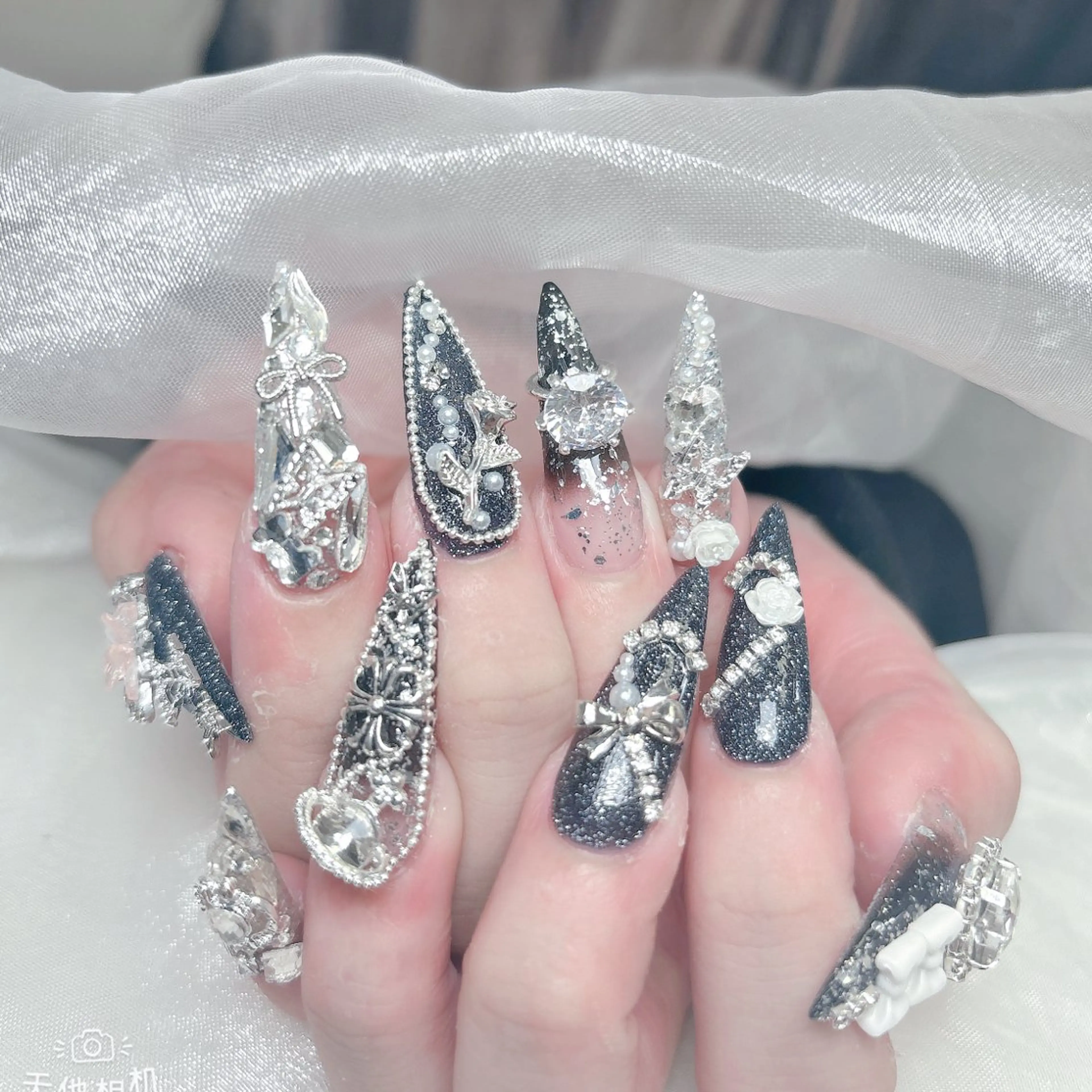 ネイル 成人式 キラキラネイル 大理石ネイル(マーブル) スカルプネイル 夏ネイル ハンドネイル MoMoA Nail ネイル長さ出し専門店のネイルデザイン