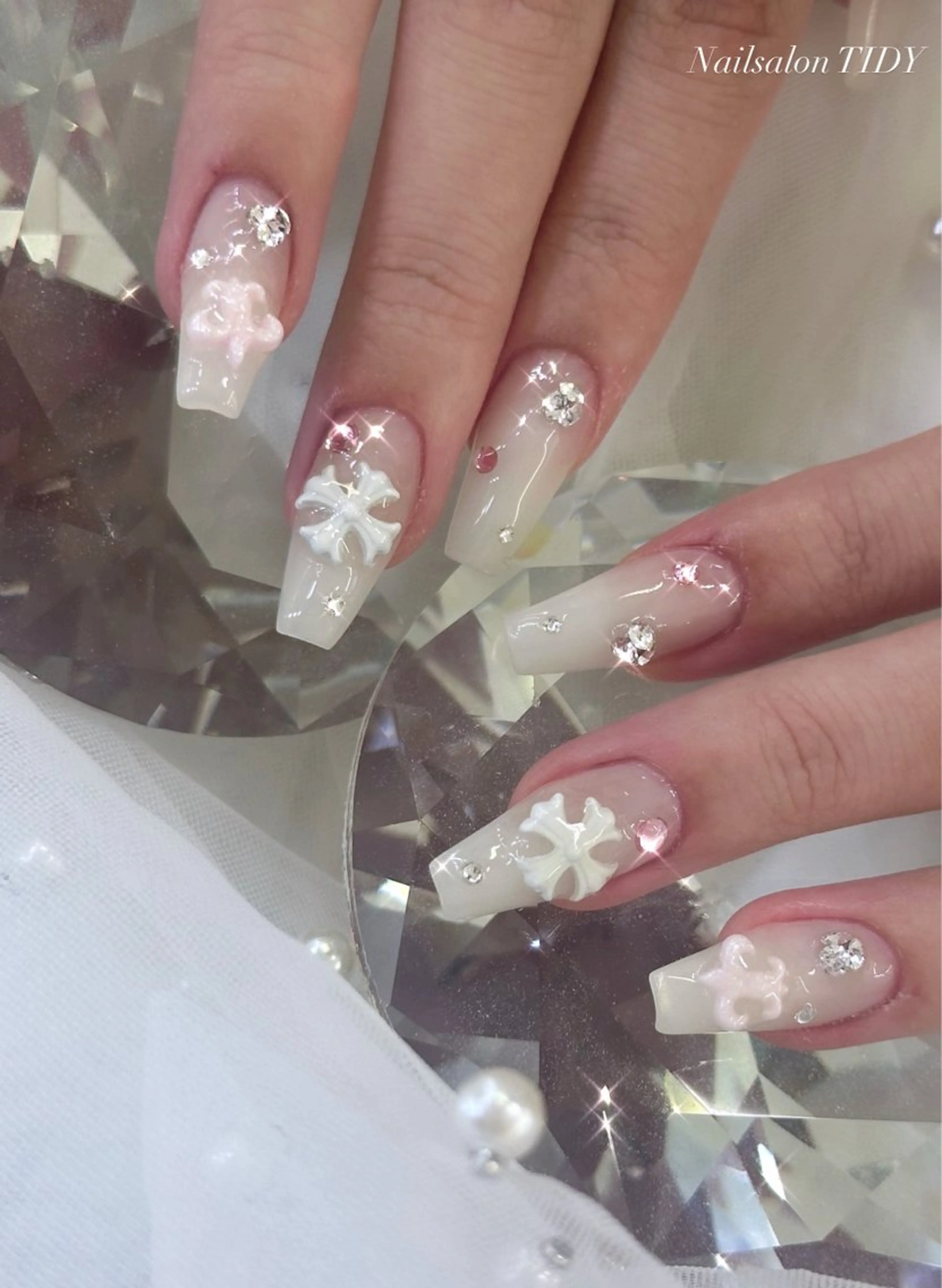 ネイル フットネイル ジェルネイル キラキラネイル 韓国ネイル マグネットネイル ハンドネイル TIDY M&Mのネイルデザイン