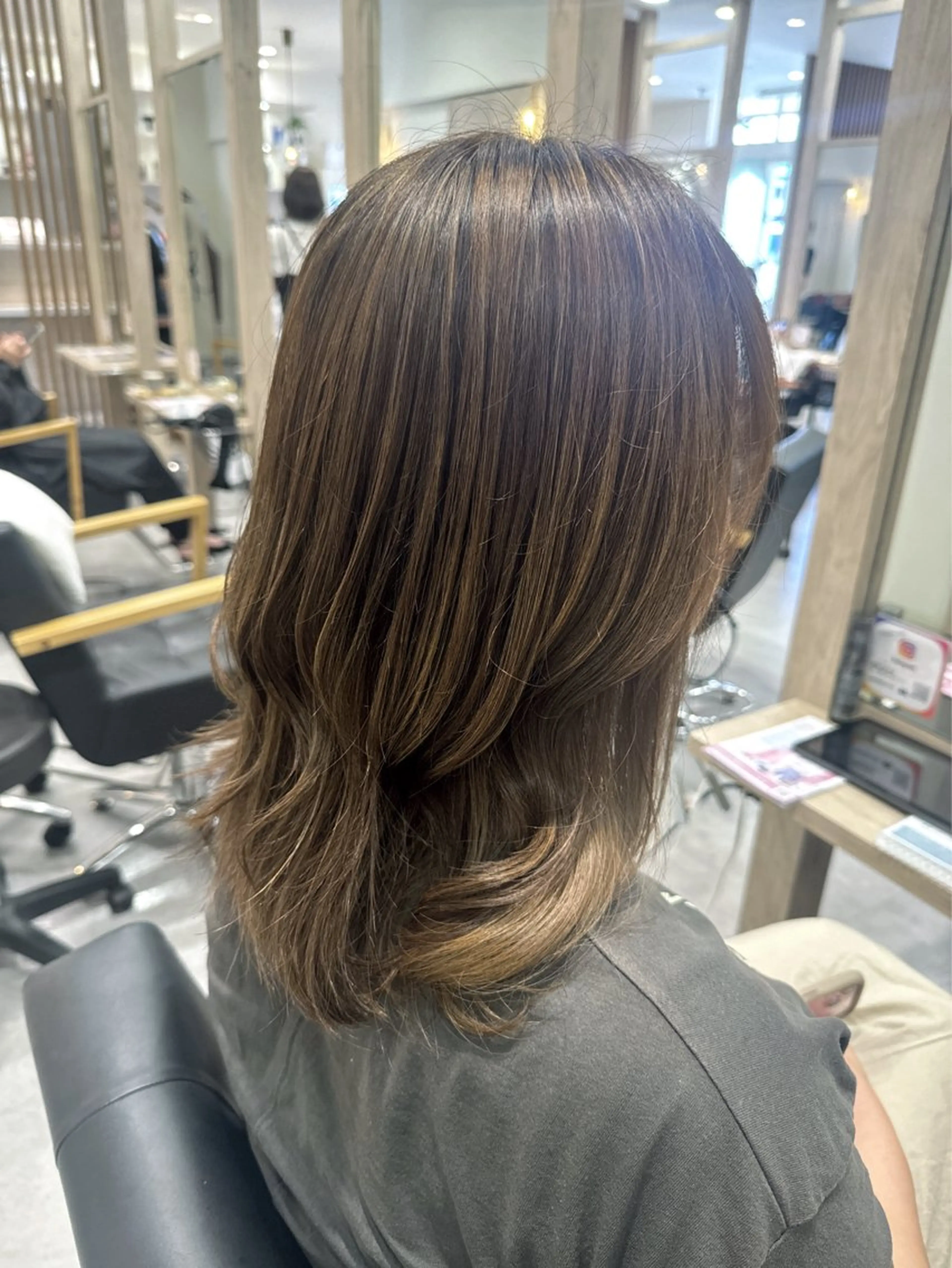 ミディアム ハイライト ヘアカラー 永田 まどかのヘアスタイル