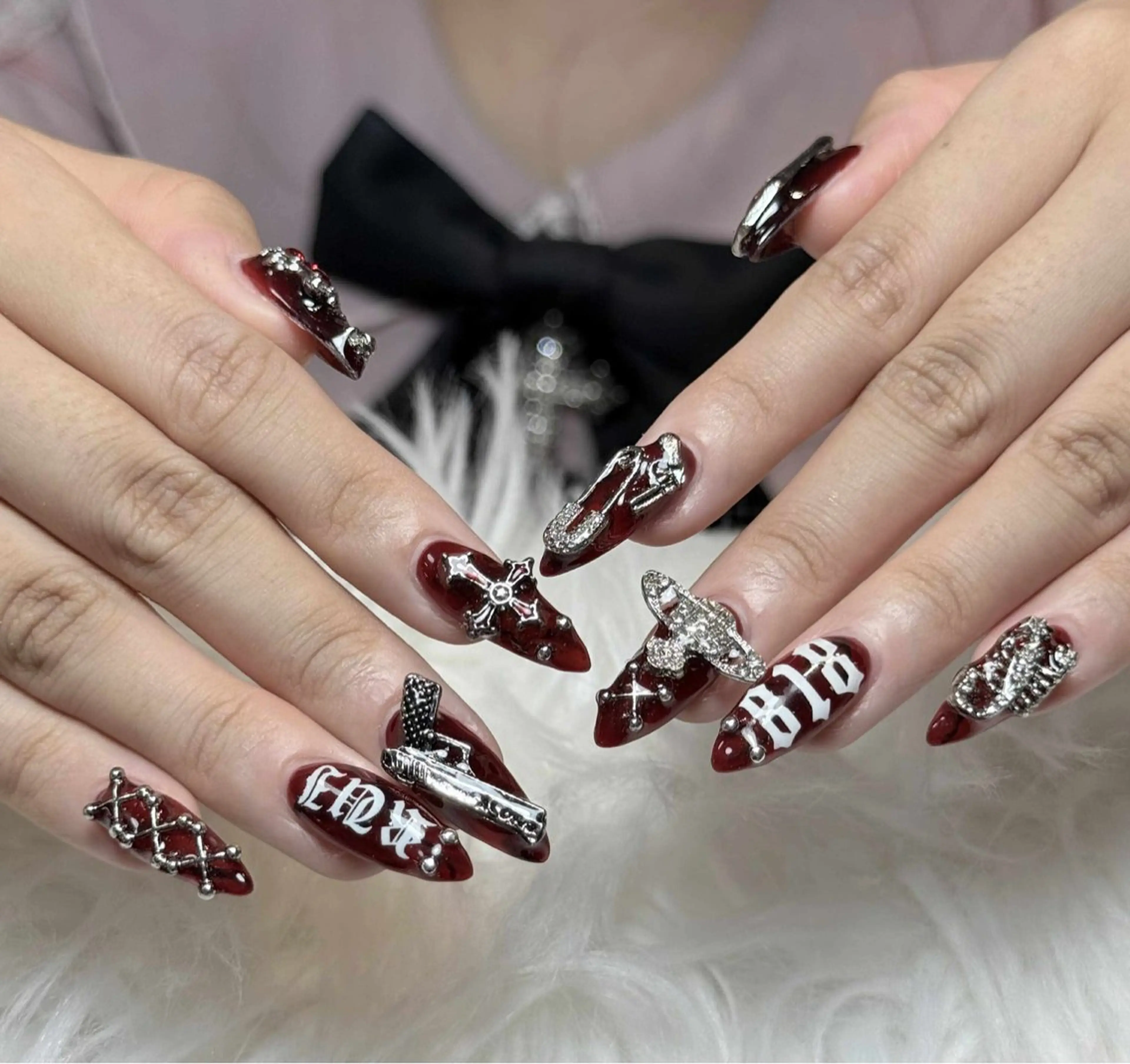 ネイル フレンチネイル ジェルネイル キラキラネイル 韓国ネイル マグネットネイル Julli NailStudioのネイルデザイン