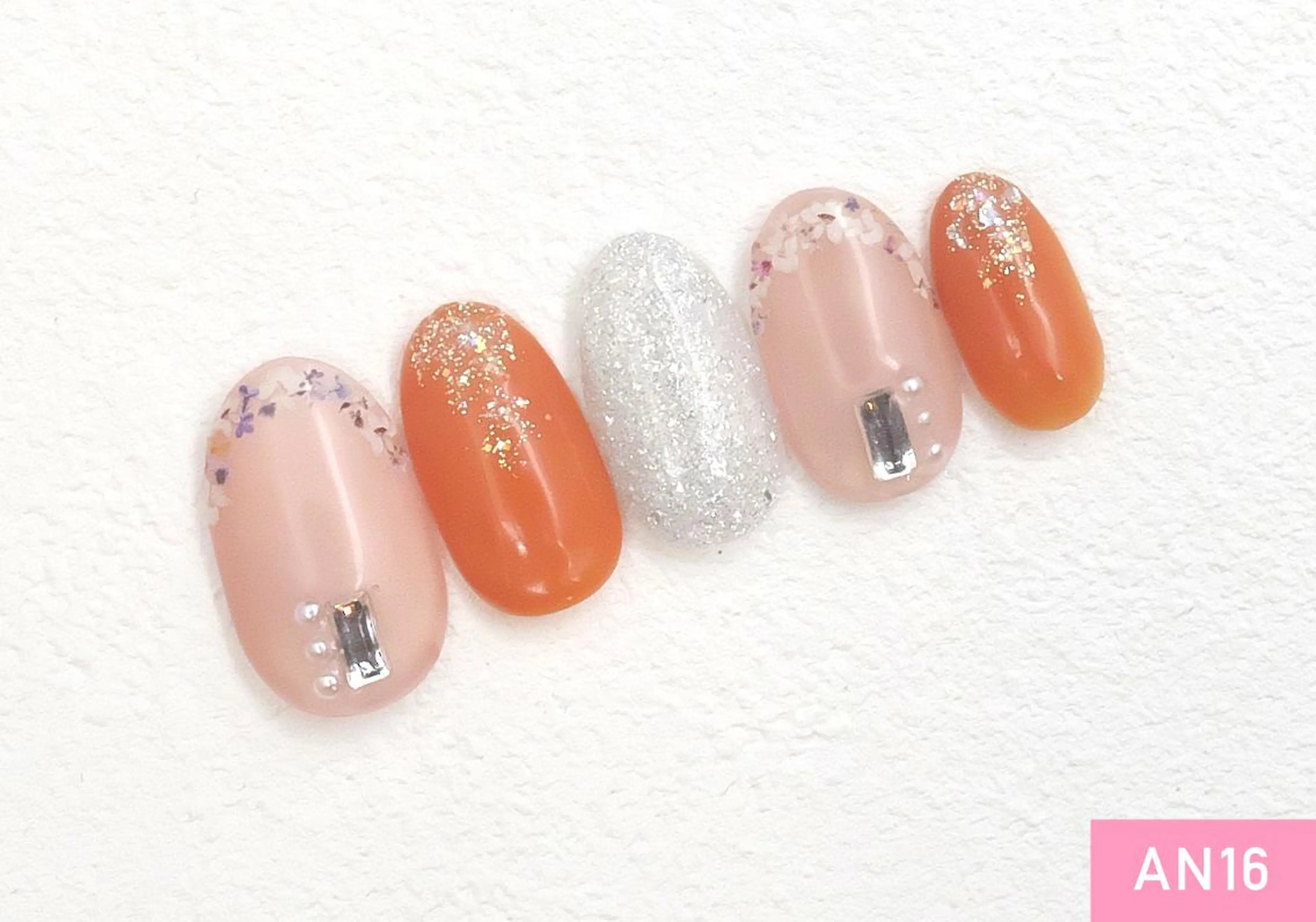 ネイル ゴールド 池袋🌷 Nailのネイルデザイン