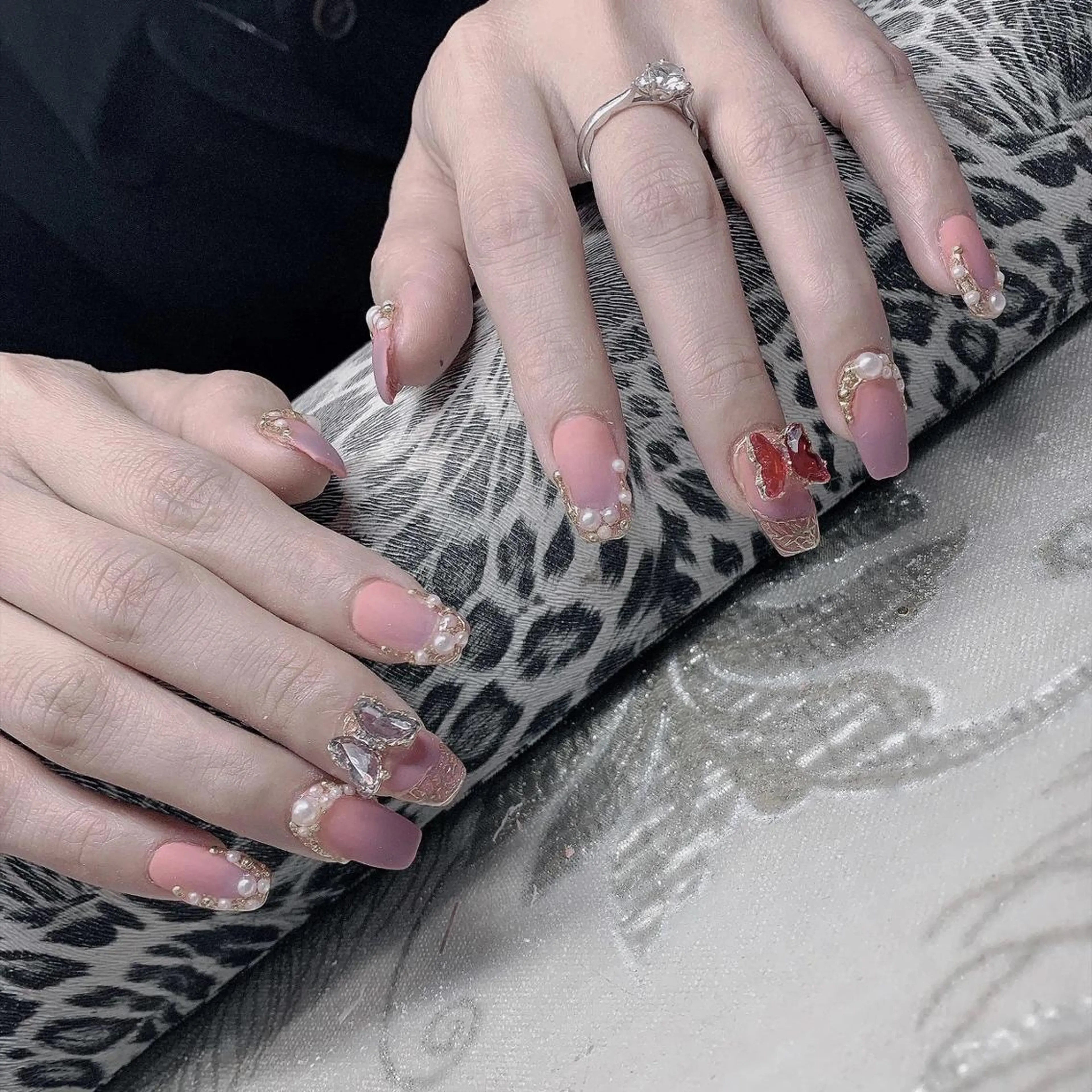 ネイル 🦋ネイルサロン ブラン🌈ゆりのネイルデザイン