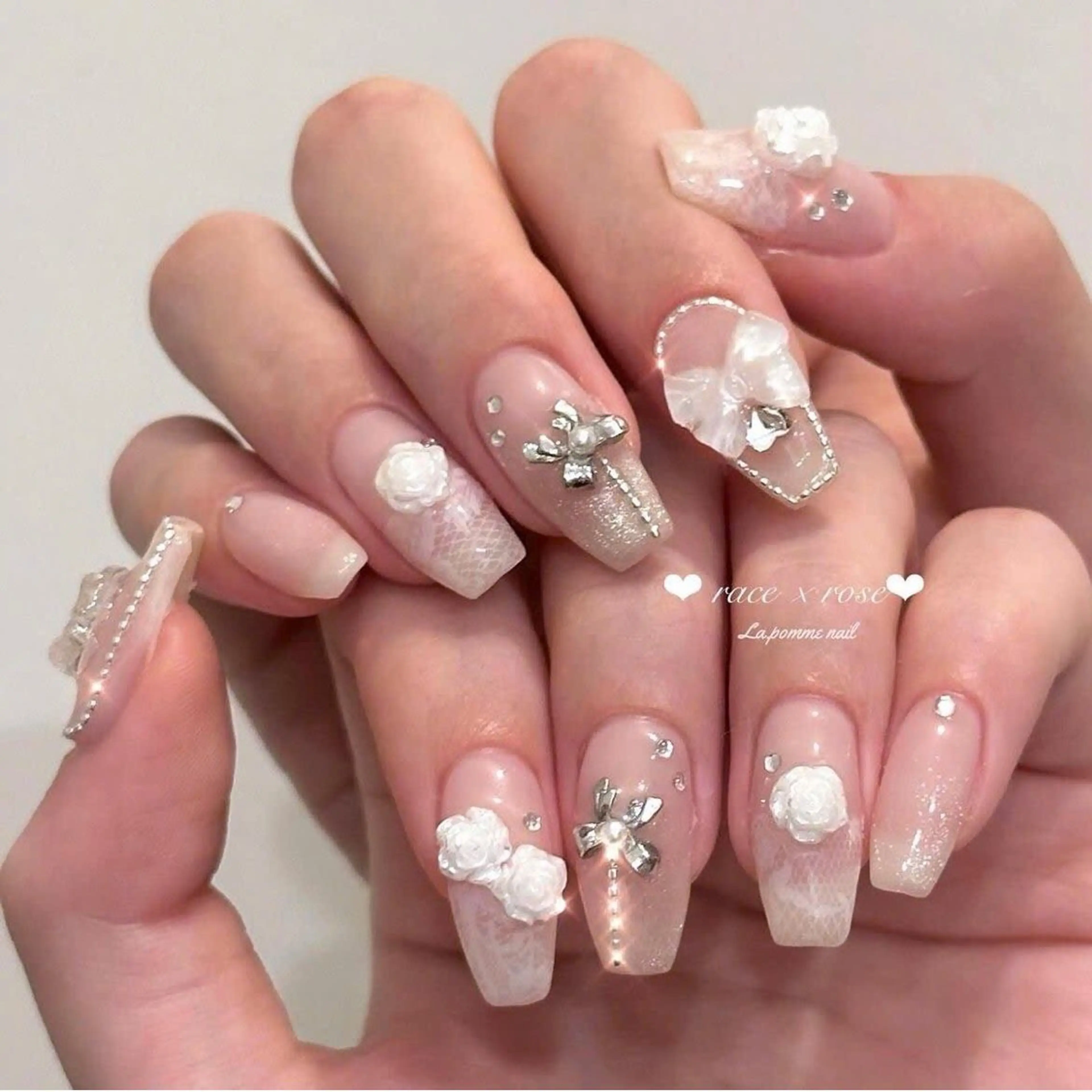 ネイル グラデーション ラメ(グリッター) マグネットネイル ミラーネイル ニュアンスネイル ハンドネイル Lumi de nails所属・Lumi de nailsのネイルデザイン