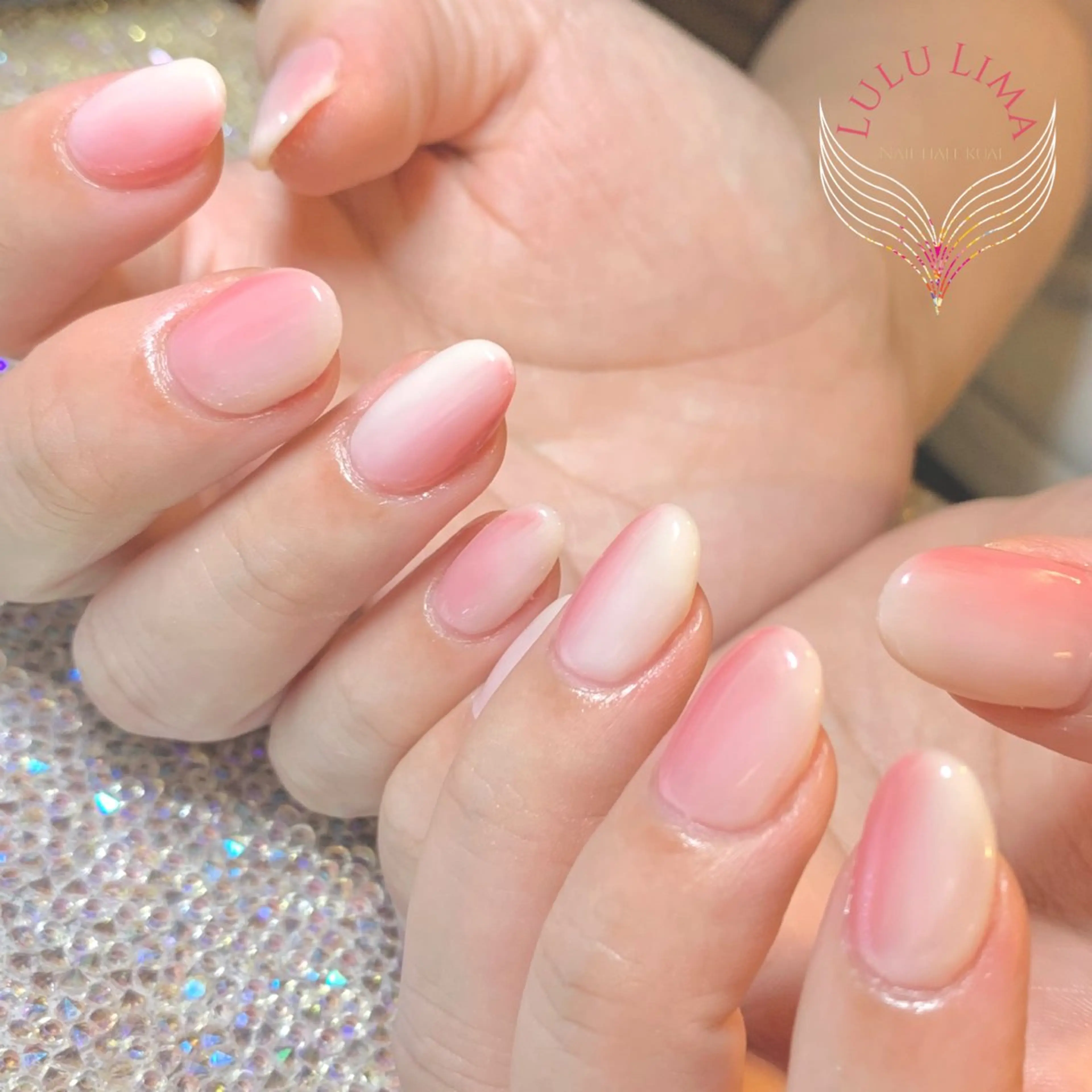 ネイル アートネイル グラデーション ハンドネイル フットネイル ハンドケア LULU LIMAのネイルデザイン