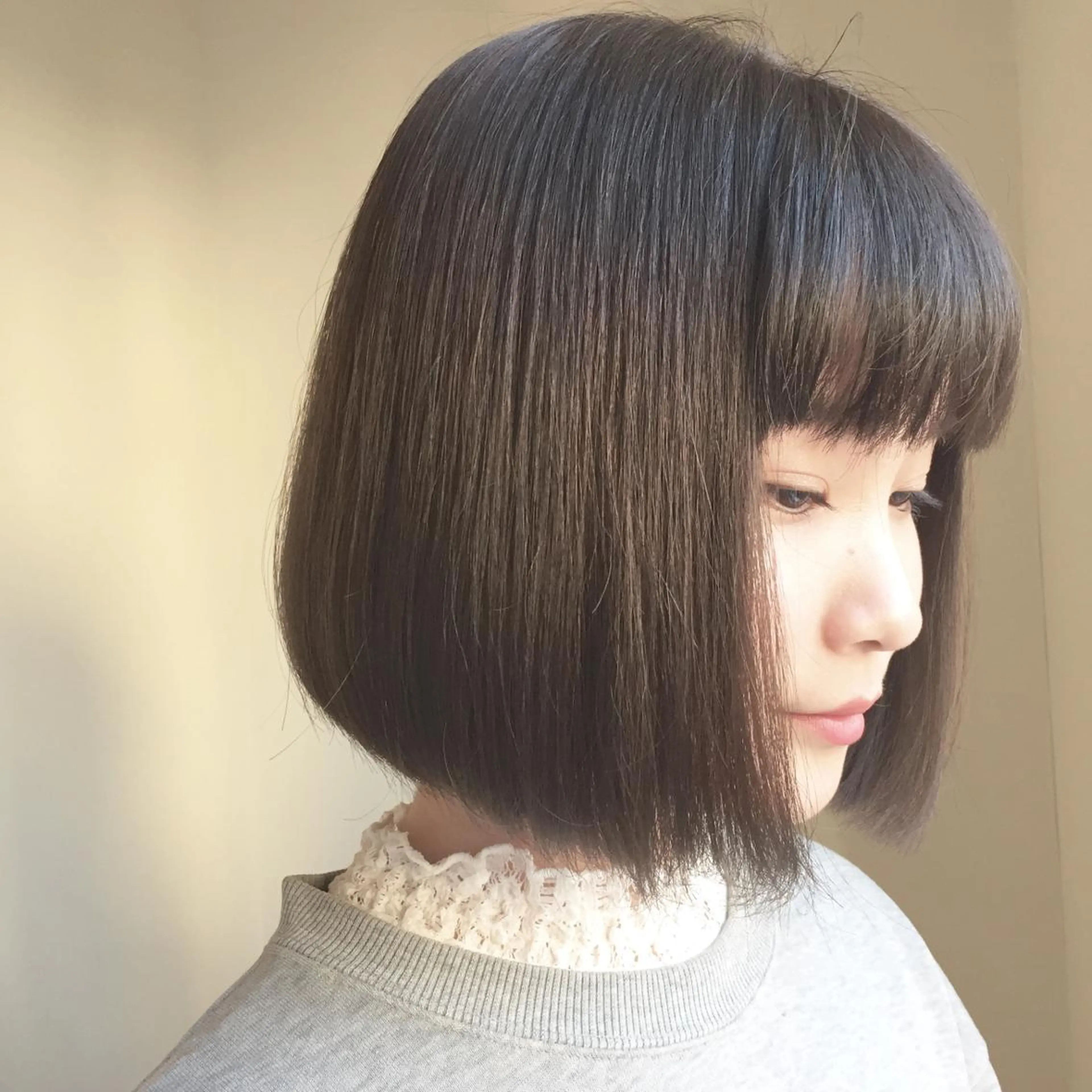 ミディアム カラー アッシュ ブリーチ HAUS 片山みほのヘアスタイル