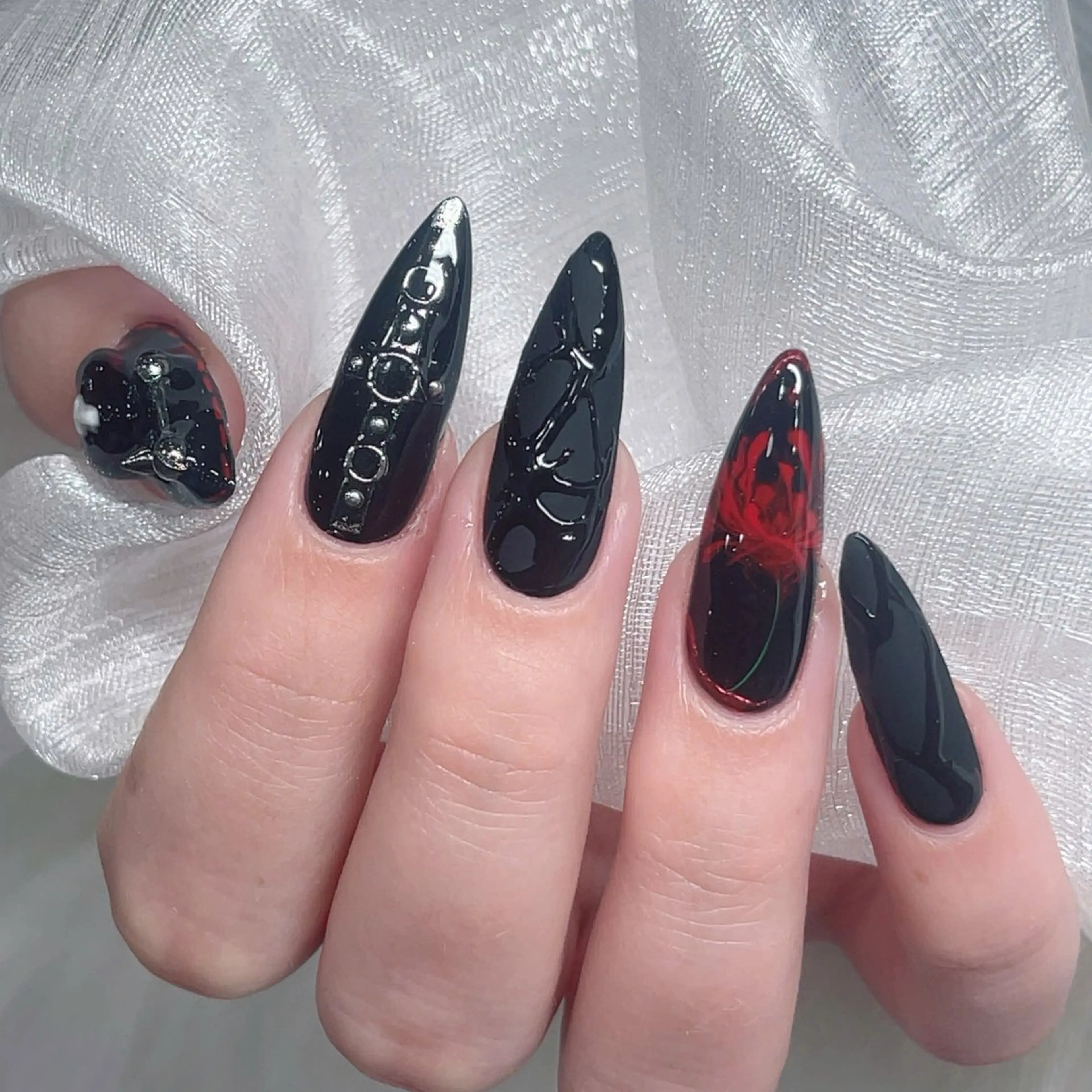 ネイル ボルドー ブラウン チークネイル ドット フットネイル ハンドネイル NAILS BAR SHINJUKUのネイルデザイン