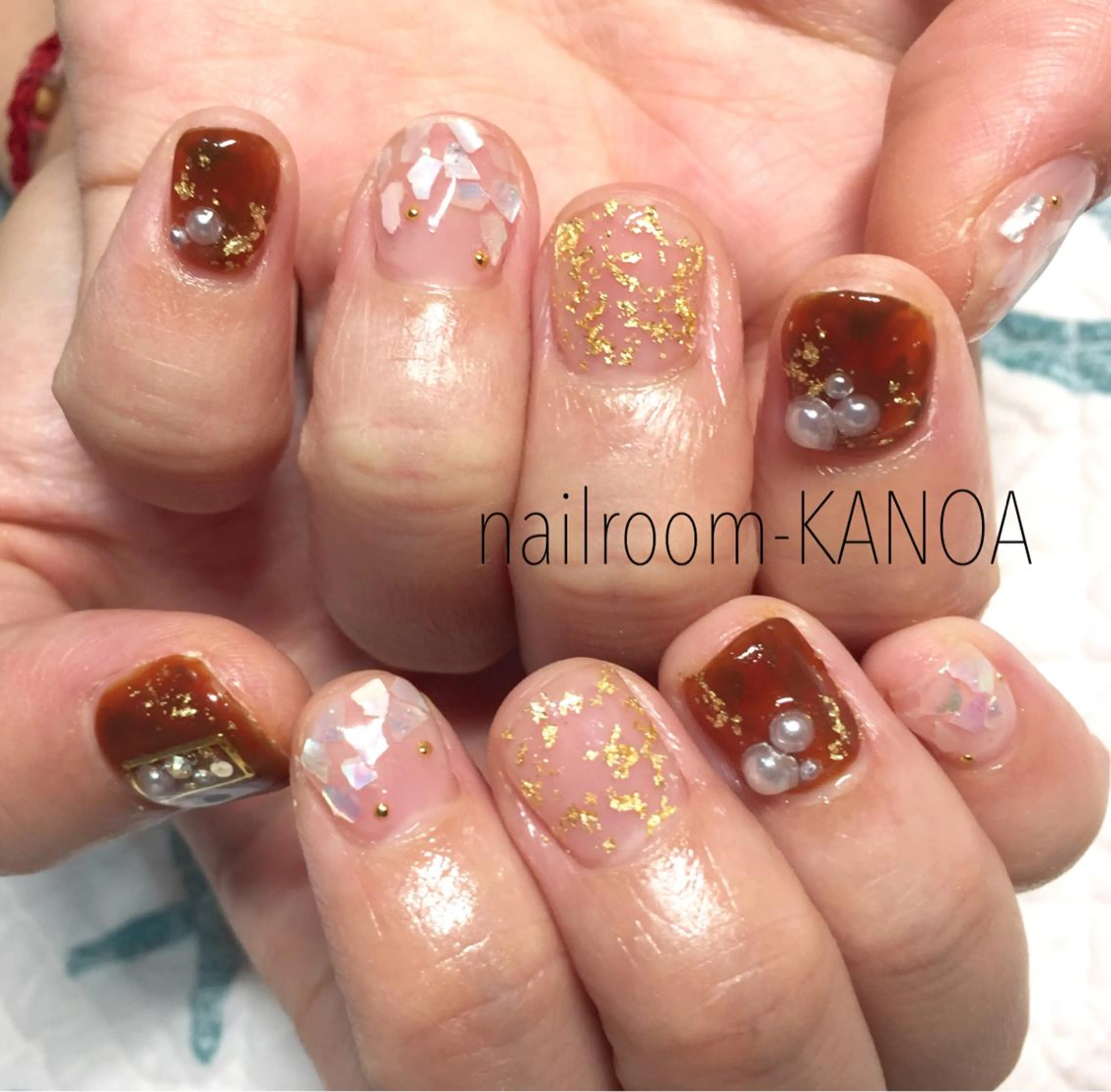 ショート ネイル べっ甲ネイル ニュアンスネイル nailroom- KANOAのネイルデザイン