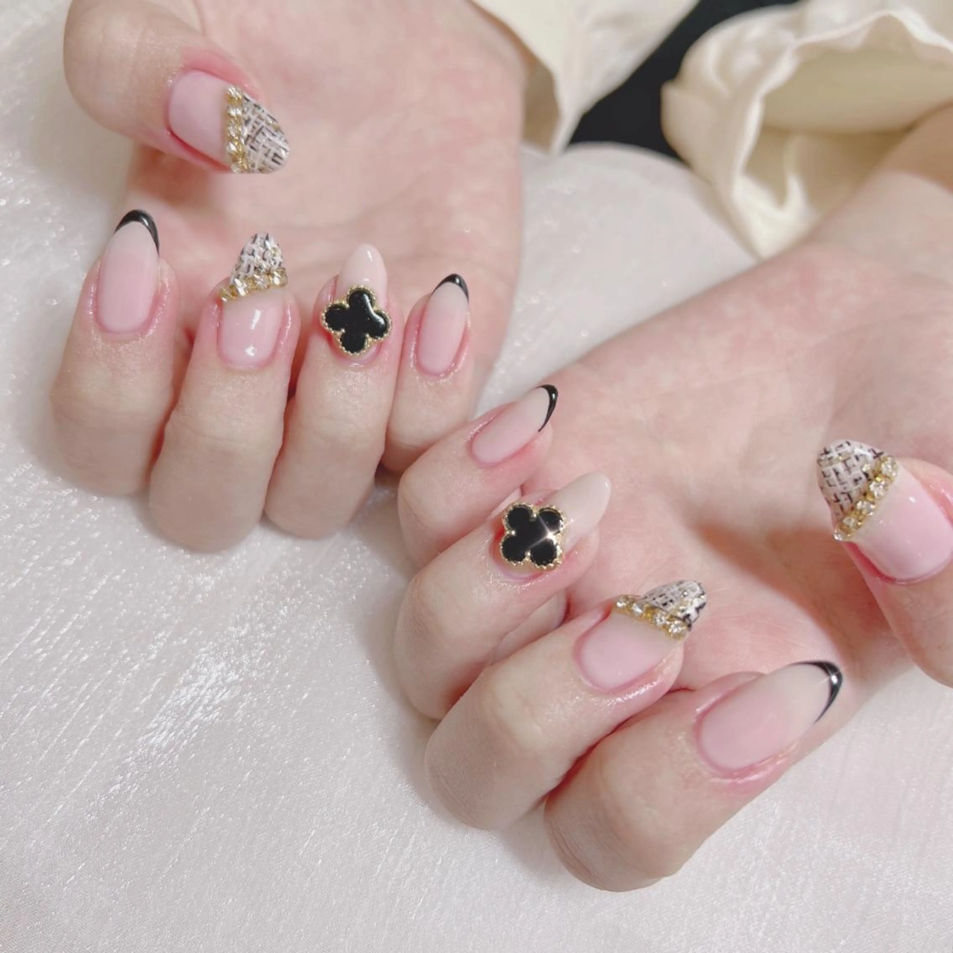 ネイル オーロラネイル フットネイル フレンチネイル ジェルネイル 韓国ネイル ハンドネイル ハンドケア 【ENサロン】 Rei🎀Nailのネイルデザイン