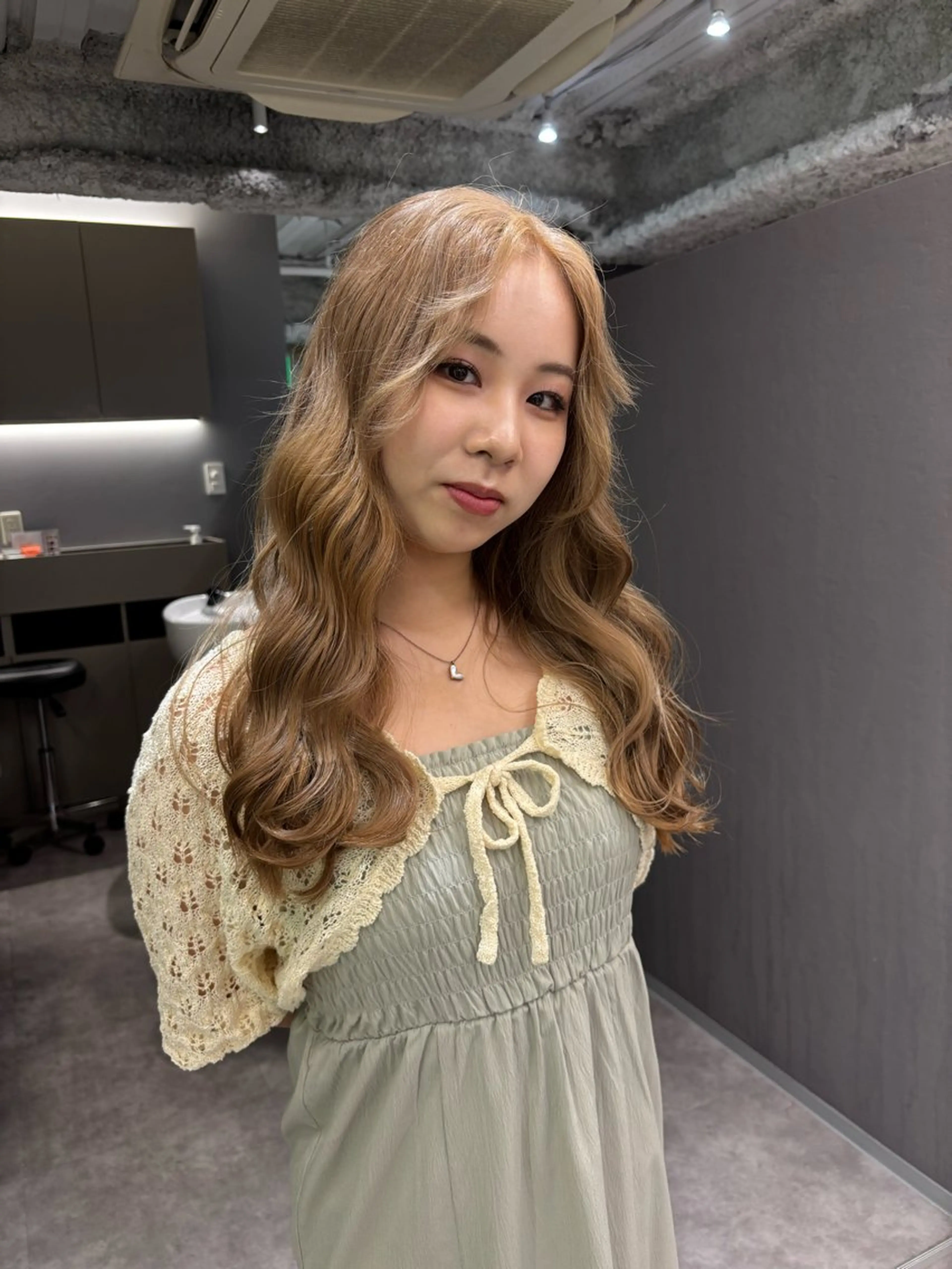 セミロング カラー セミロングパーマ ブリーチ ハイトーンカラー ヘアカラー トリートメント 名古屋／デザイン／ ブリーチ/松井亮磨のヘアスタイル