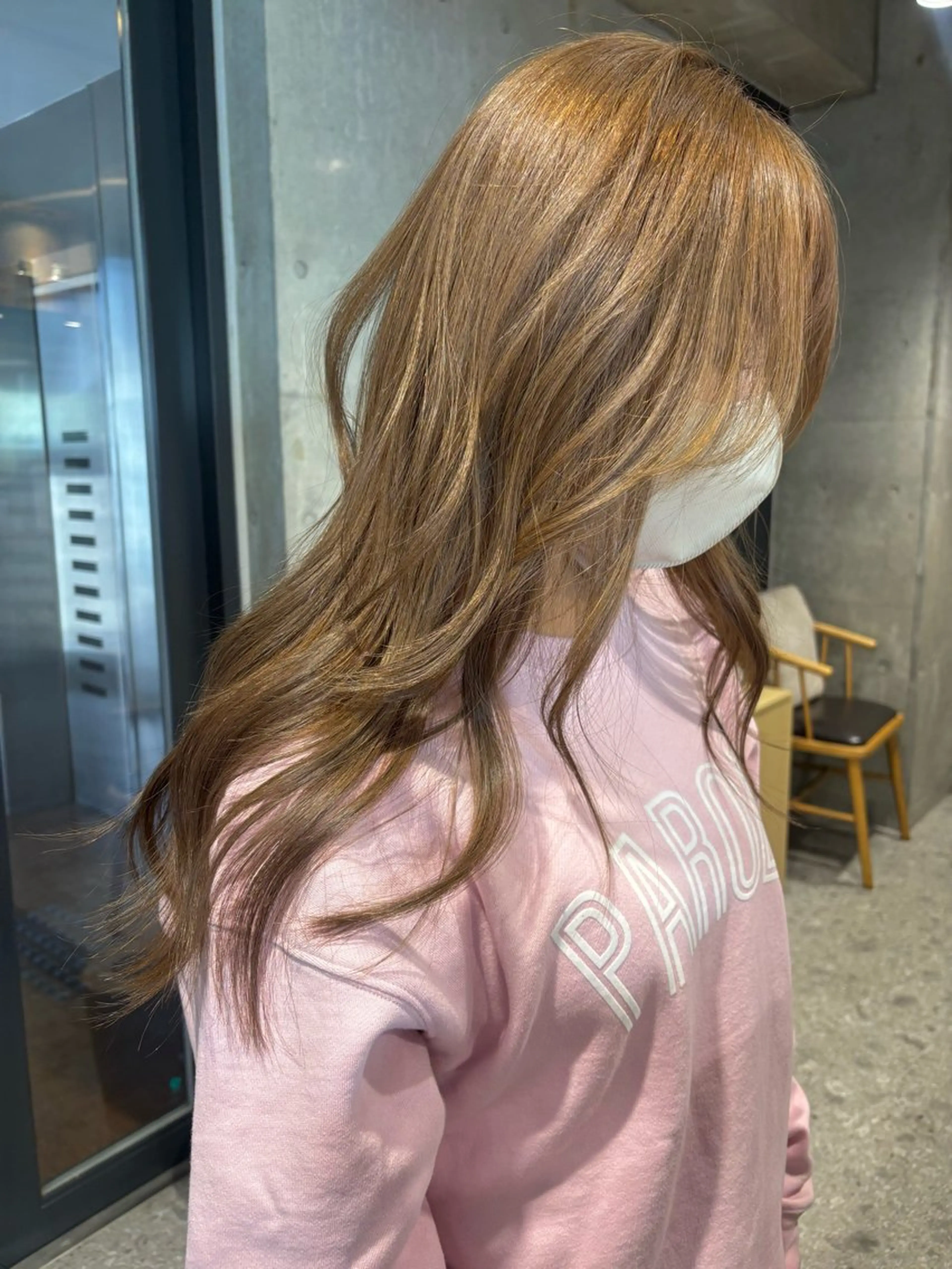 ロング カラー ブリーチ ブラウンカラー ブリーチなしカラー 顔まわりレイヤー レイヤーカット カット ヘアカラー ブリーチカラーレイヤ ーカット🦋annaのヘアスタイル