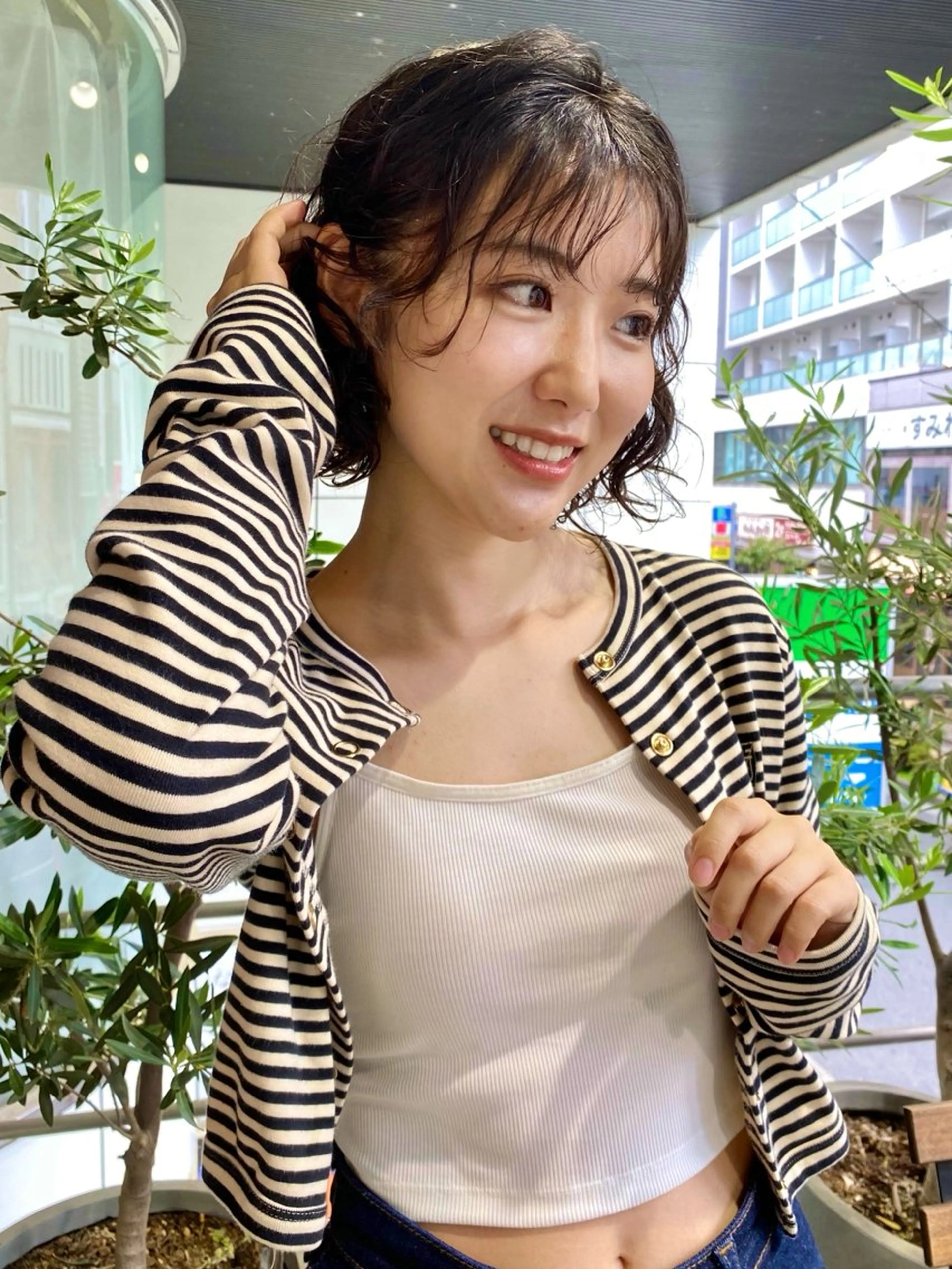 ロング パーマ ボブ 髪質改善 レイヤーカット オン眉 トリートメント パーマ トリートメント ヘッドスパ 個性派ネイル /コトミ🐸のネイルデザイン