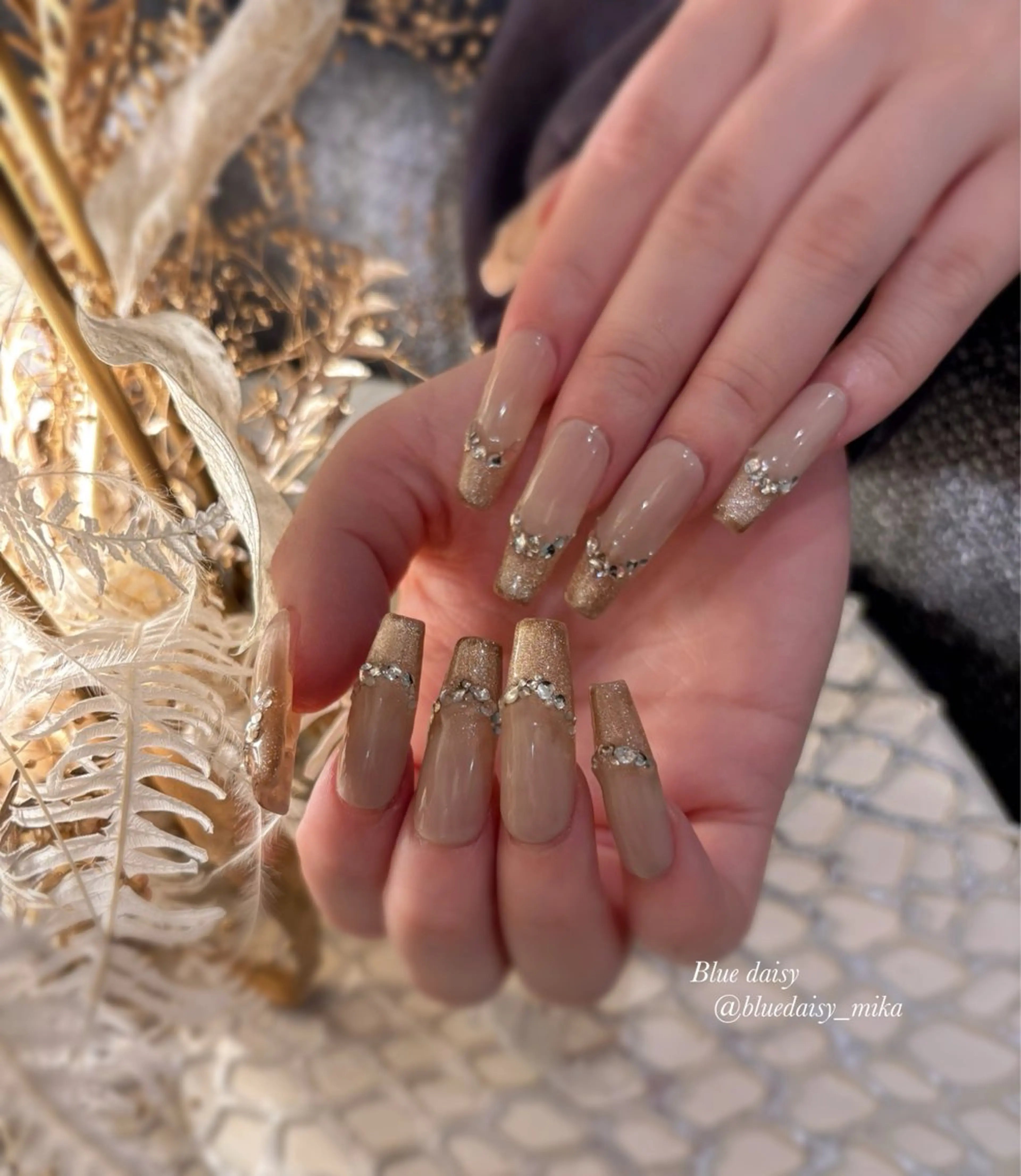 ネイル フレンチネイル キラキラネイル ストーンネイル ハンドネイル Blue　daisy　栄本店 【ブルーデイジー】所属・Blue daisy 栄本店のネイルデザイン
