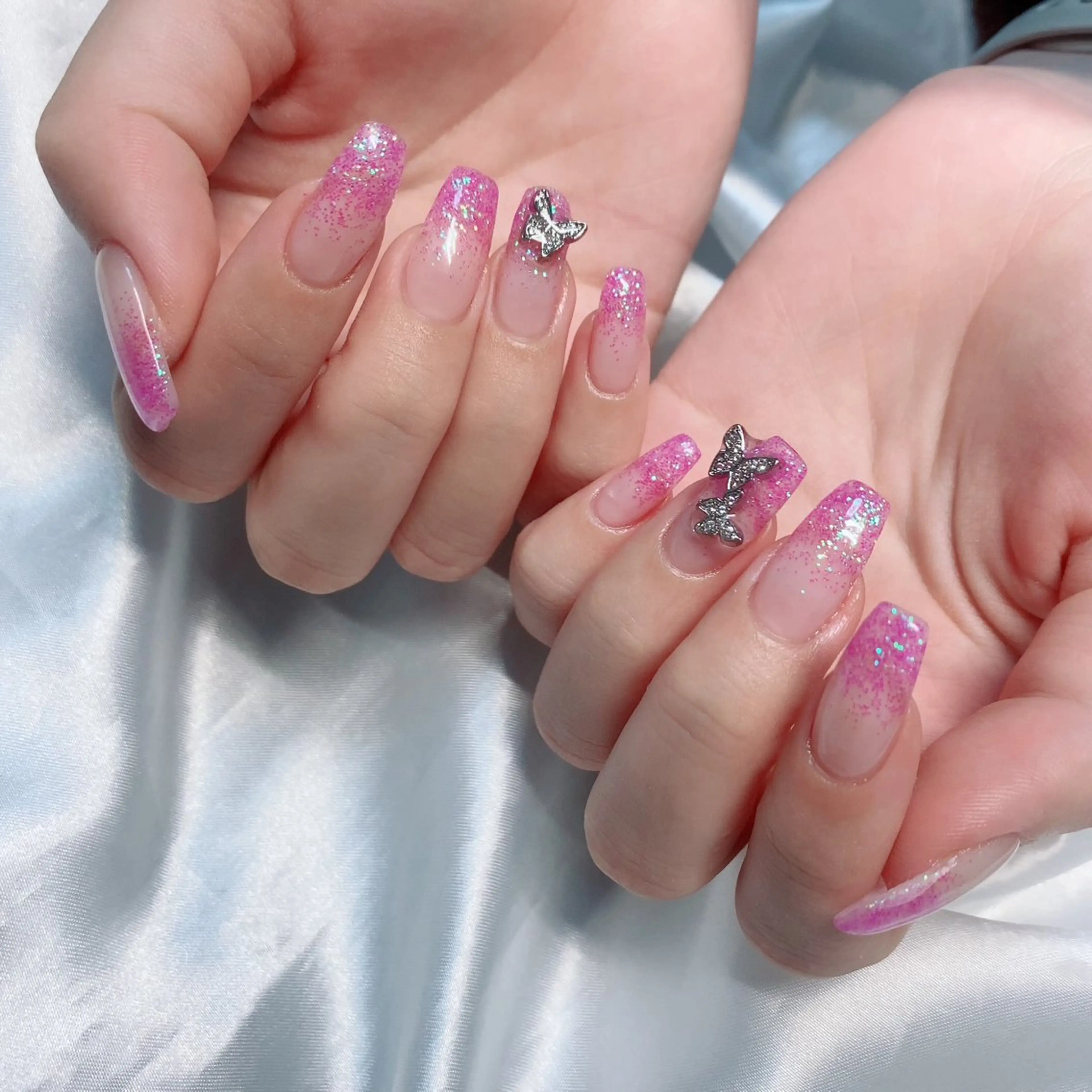 ネイル オーロラネイル フレンチネイル グラデーション キラキラネイル 韓国ネイル ハンドネイル Lance nailのネイルデザイン