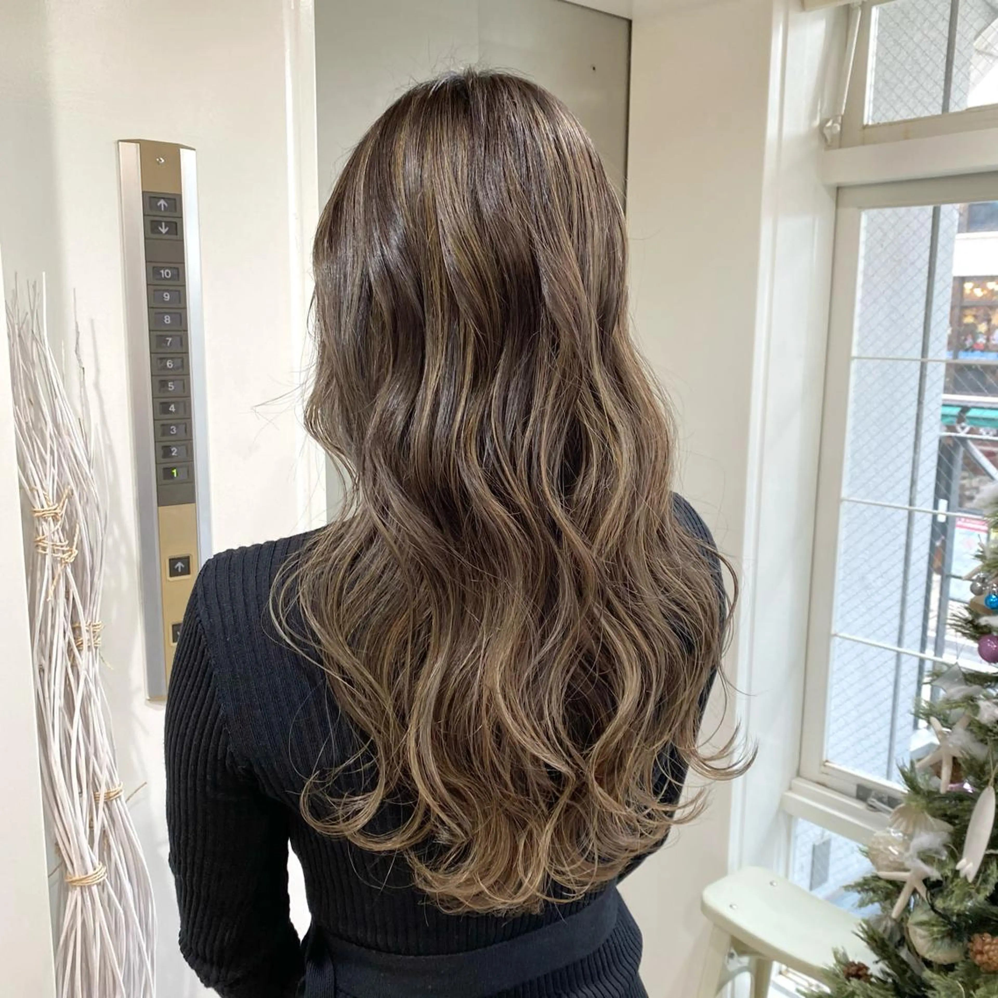 ロング ヘアカラー やじま ひろこのヘアスタイル