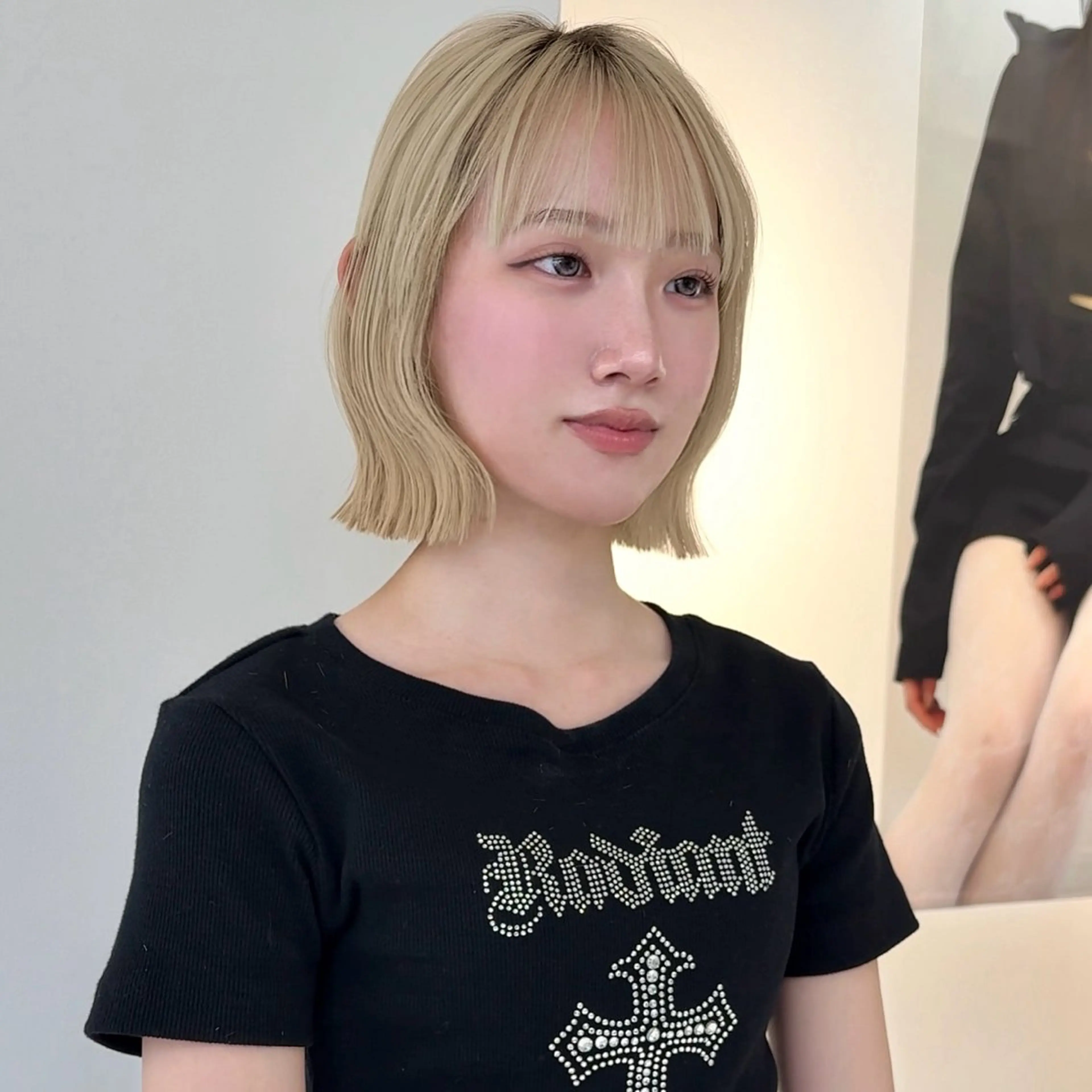 ショート カラー 🤍ハイトーン 🤍VIVIE🤍のヘアスタイル