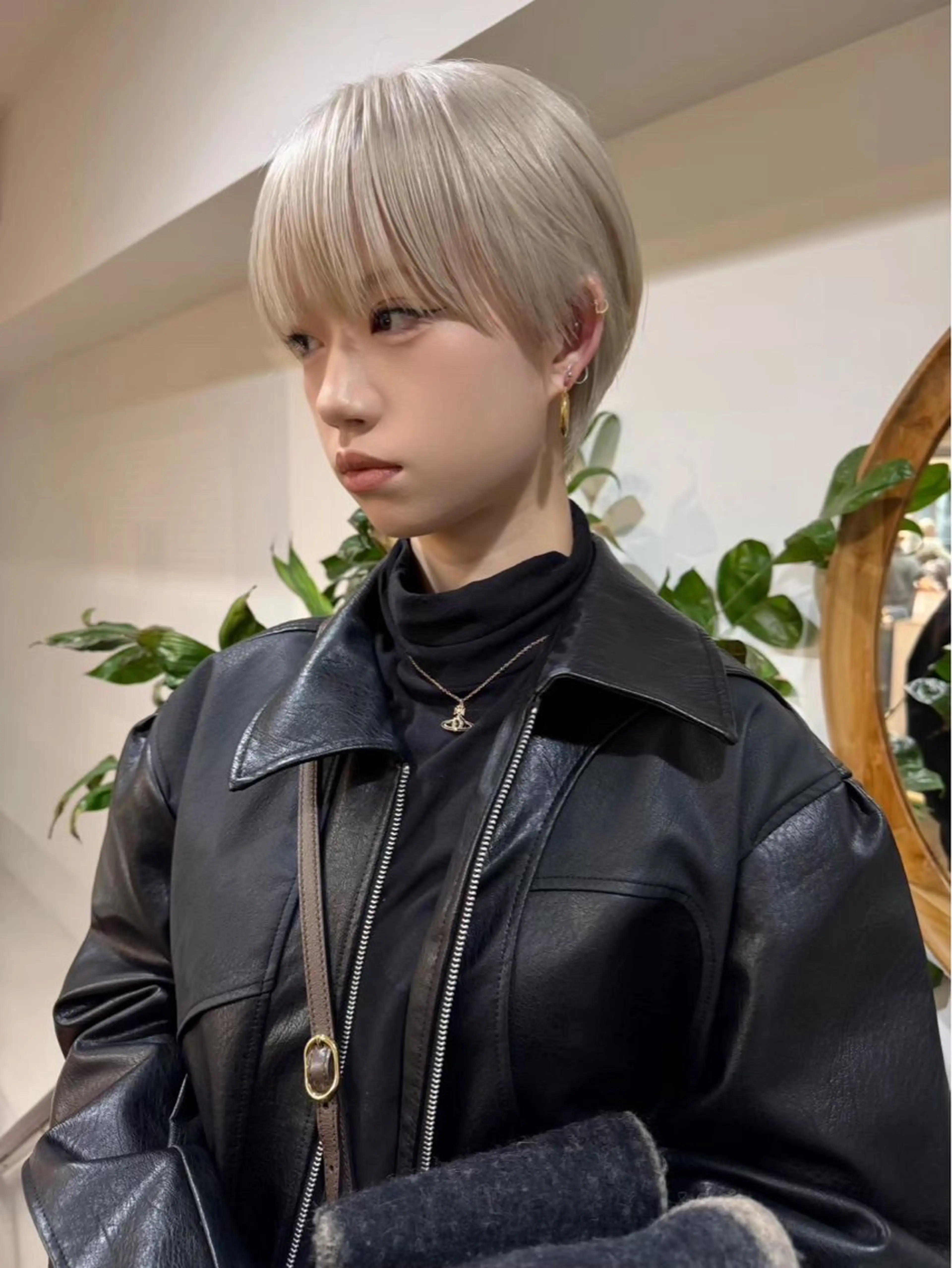 ショート ハイトーンカラー 優海のヘアスタイル