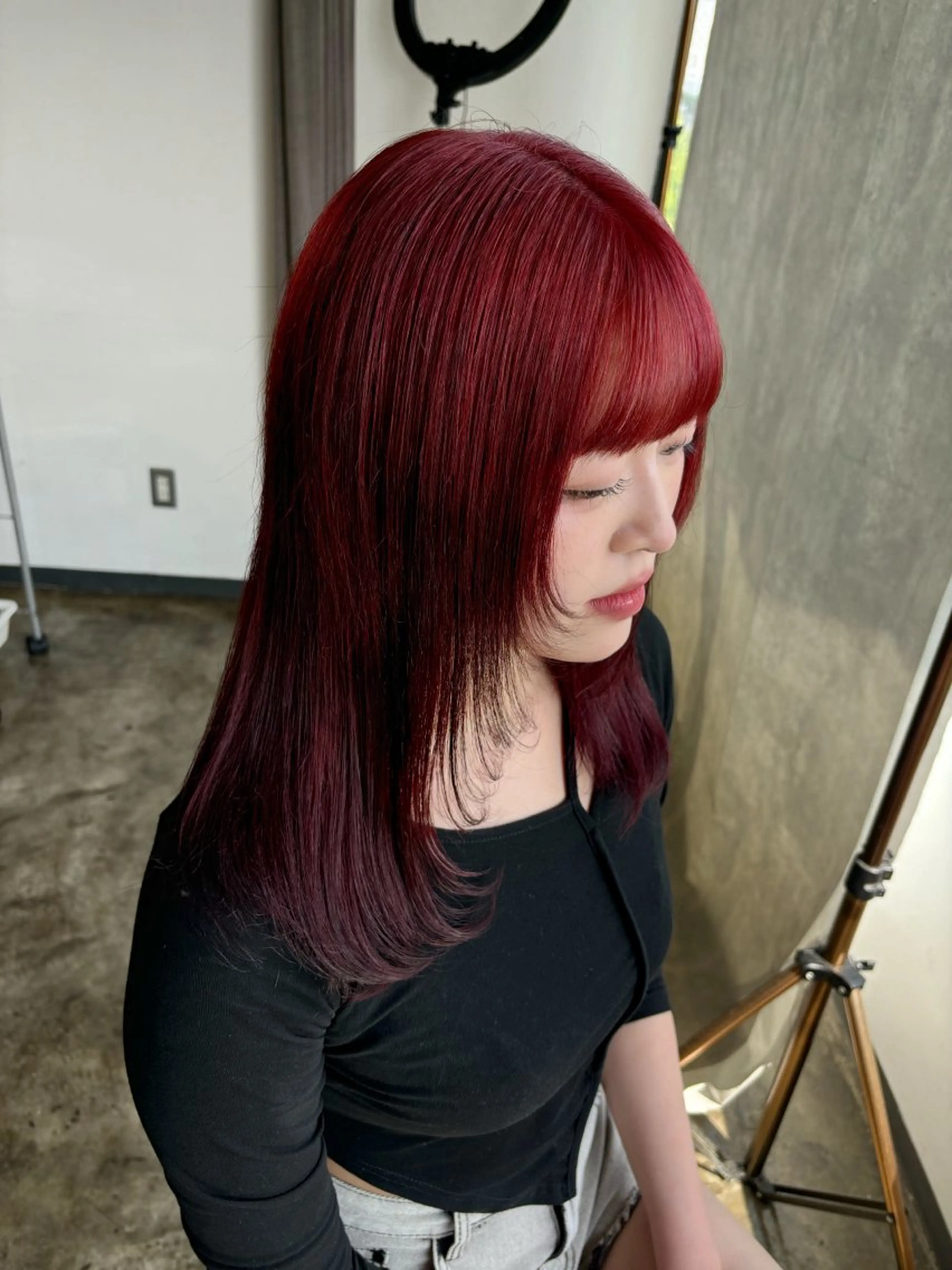 セミロング カラー ブリーチ ボルドーカラー ケアブリーチ ケアカラー デザインカラー 暖色カラー🍒 ケアブリーチ/akiのヘアスタイル