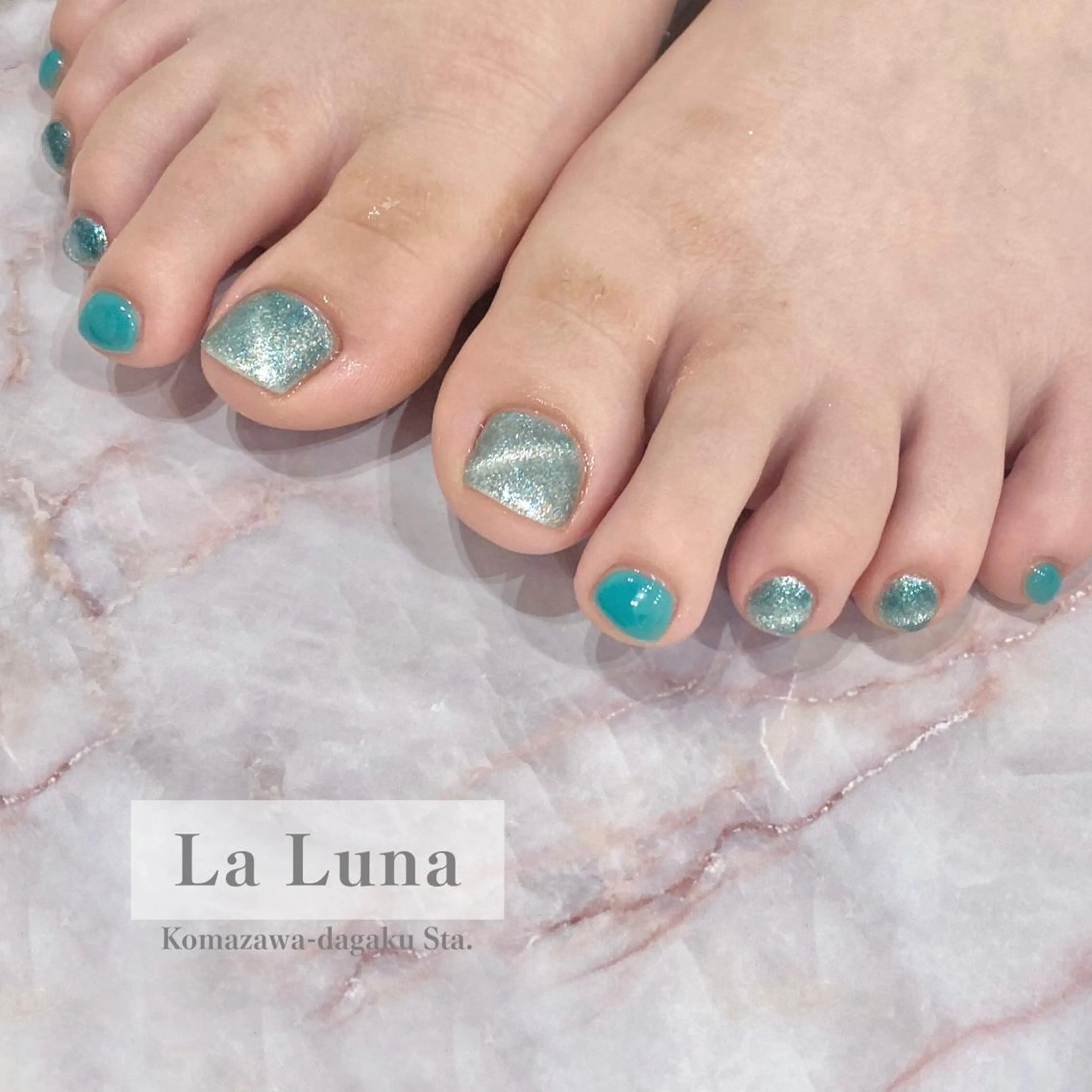 ネイル 水色 マグネットネイル ＬａＬｕｎａ🌙 natsukiのネイルデザイン