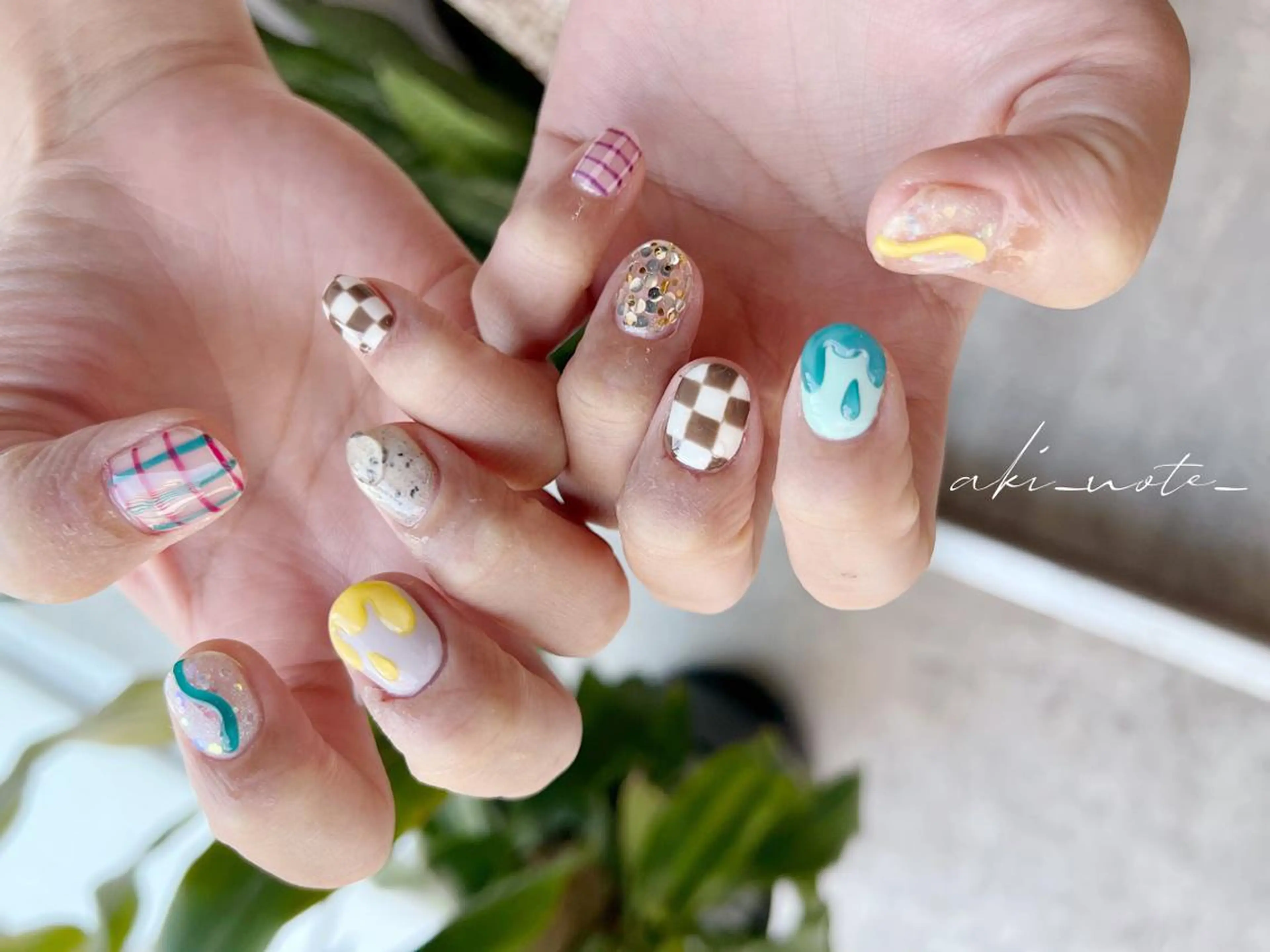 ネイル ジェルネイル 氷ネイル・うるうるネイル 韓国ネイル ニュアンスネイル シンプルネイル ハンドネイル フットネイル GRANDE大須 栄/店長 aki🌙のネイルデザイン