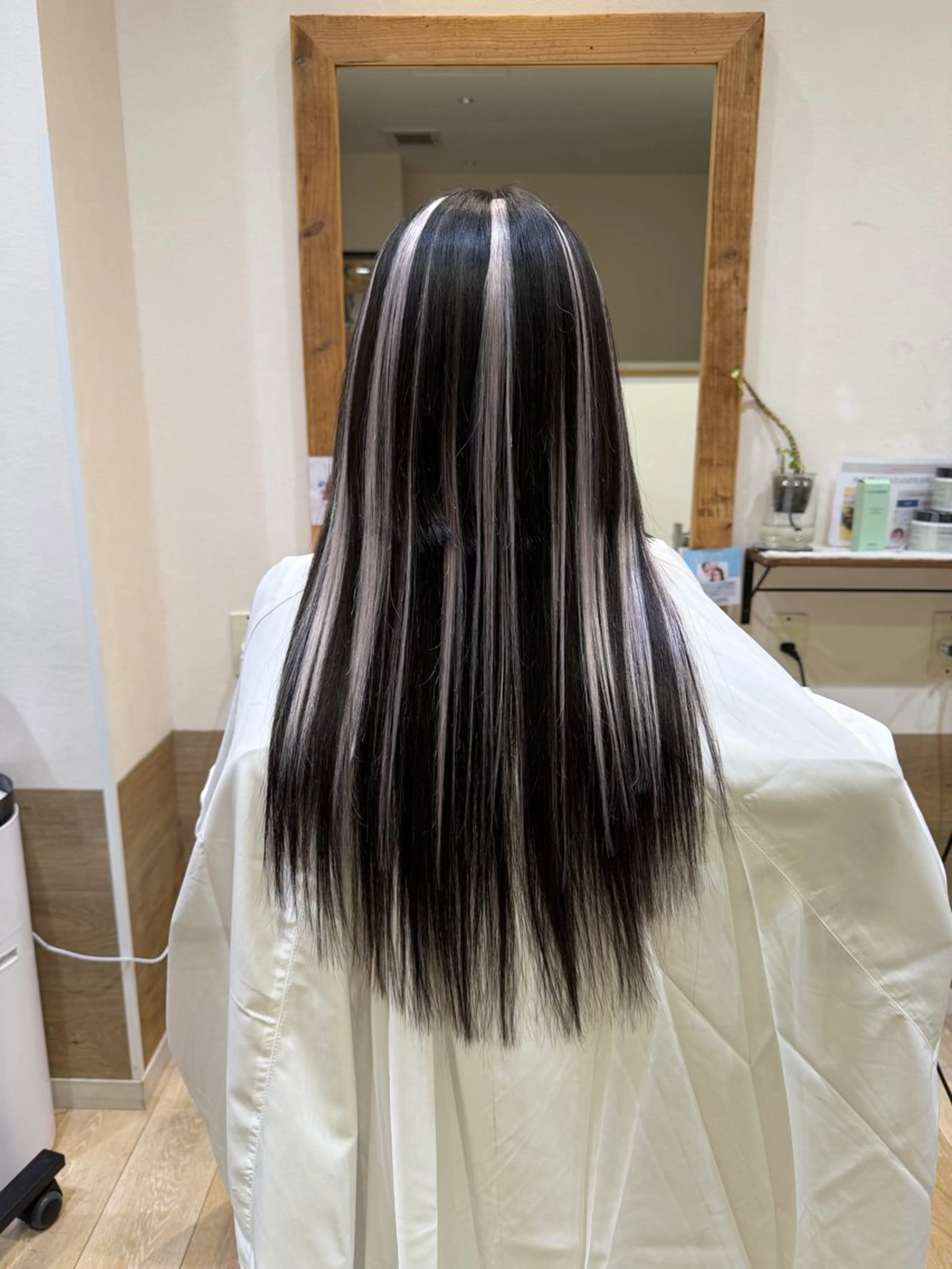 ロング SOU/エクステ /ダブルカラーのヘアスタイル