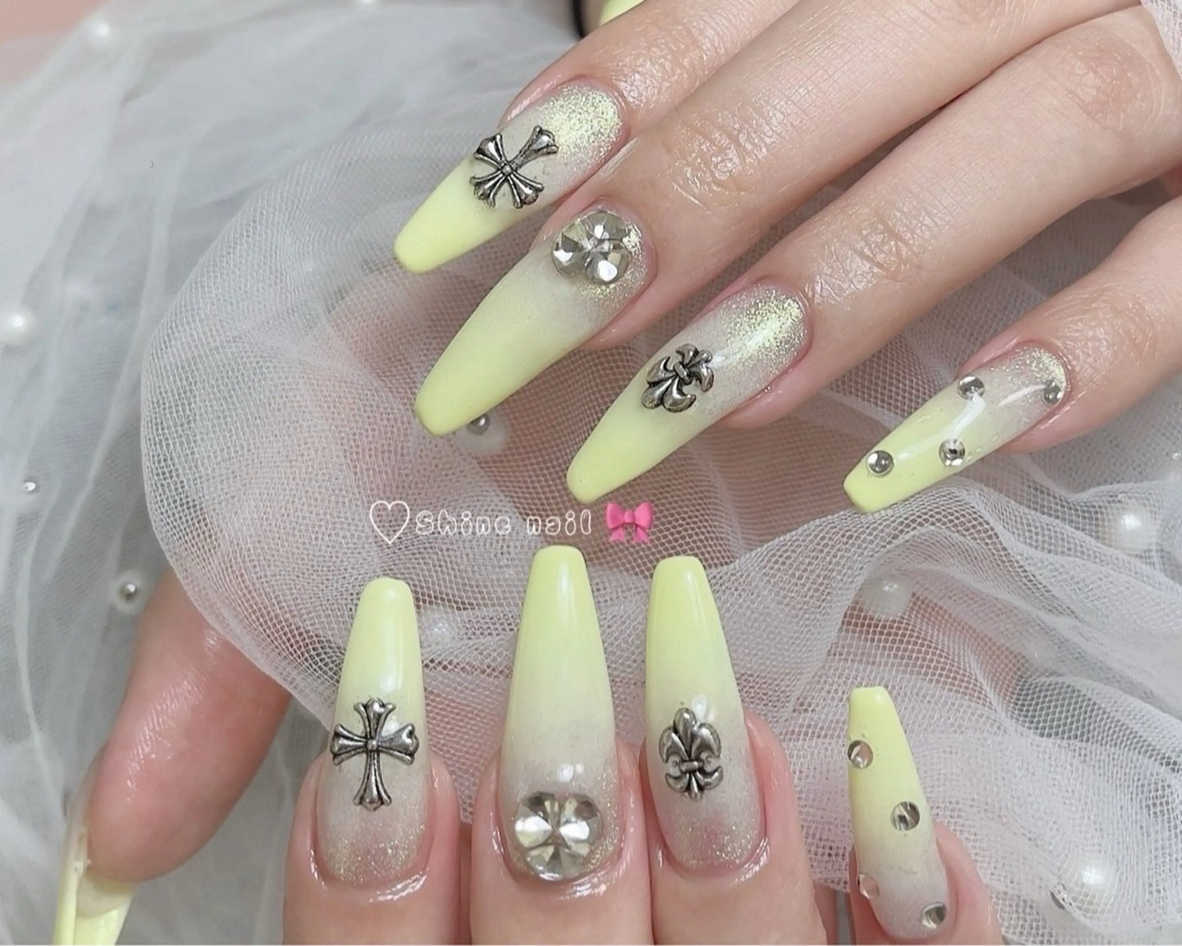 ネイル ハンドネイル 〜Shine Nail〜【サイナネイル】パラジェル／ 長さだし／持ち込み／ワンホン／フィルイン所属・shine 🎀 長さだし&デザインのネイルデザイン