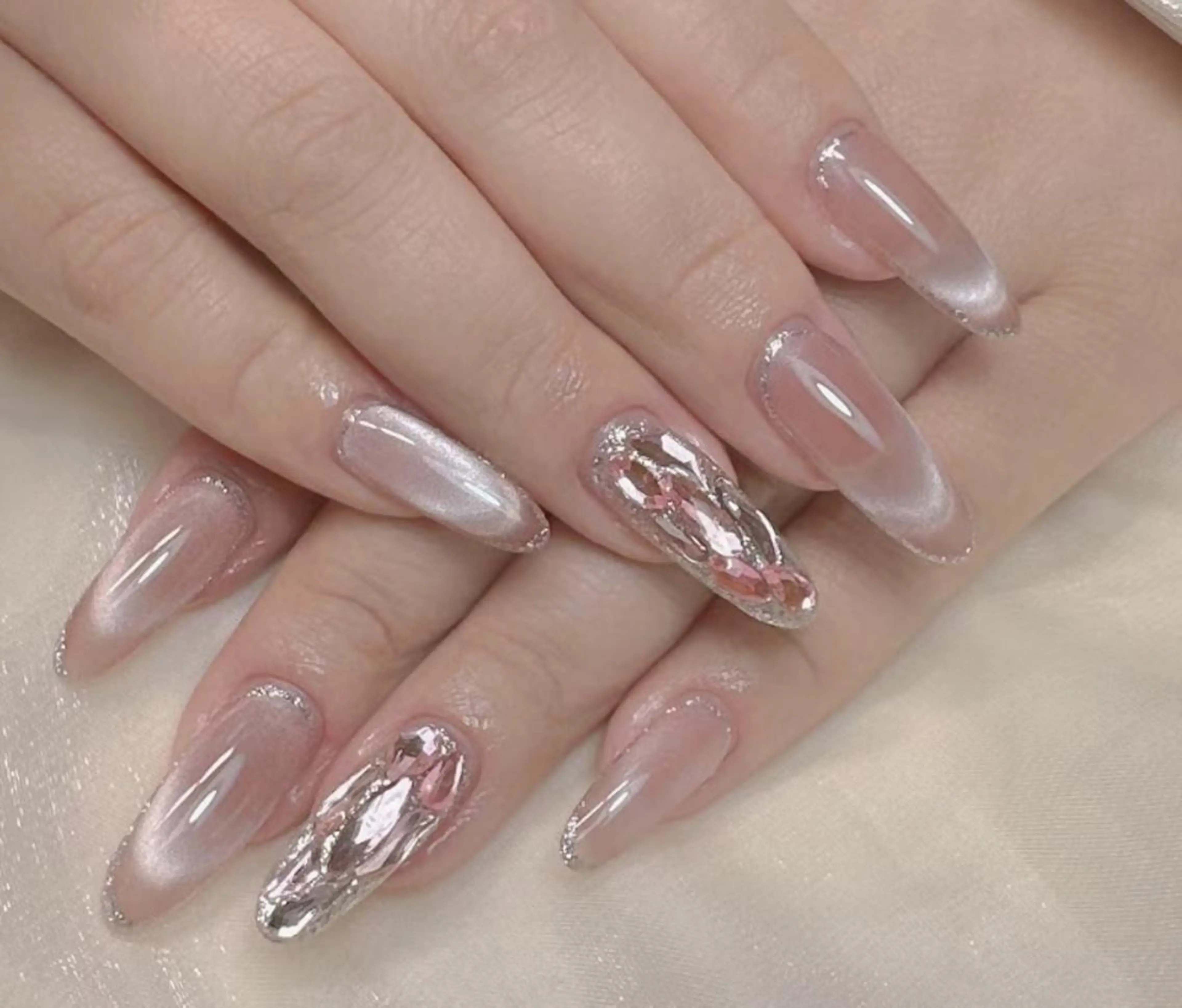 ネイル VIVIAN エイのネイルデザイン