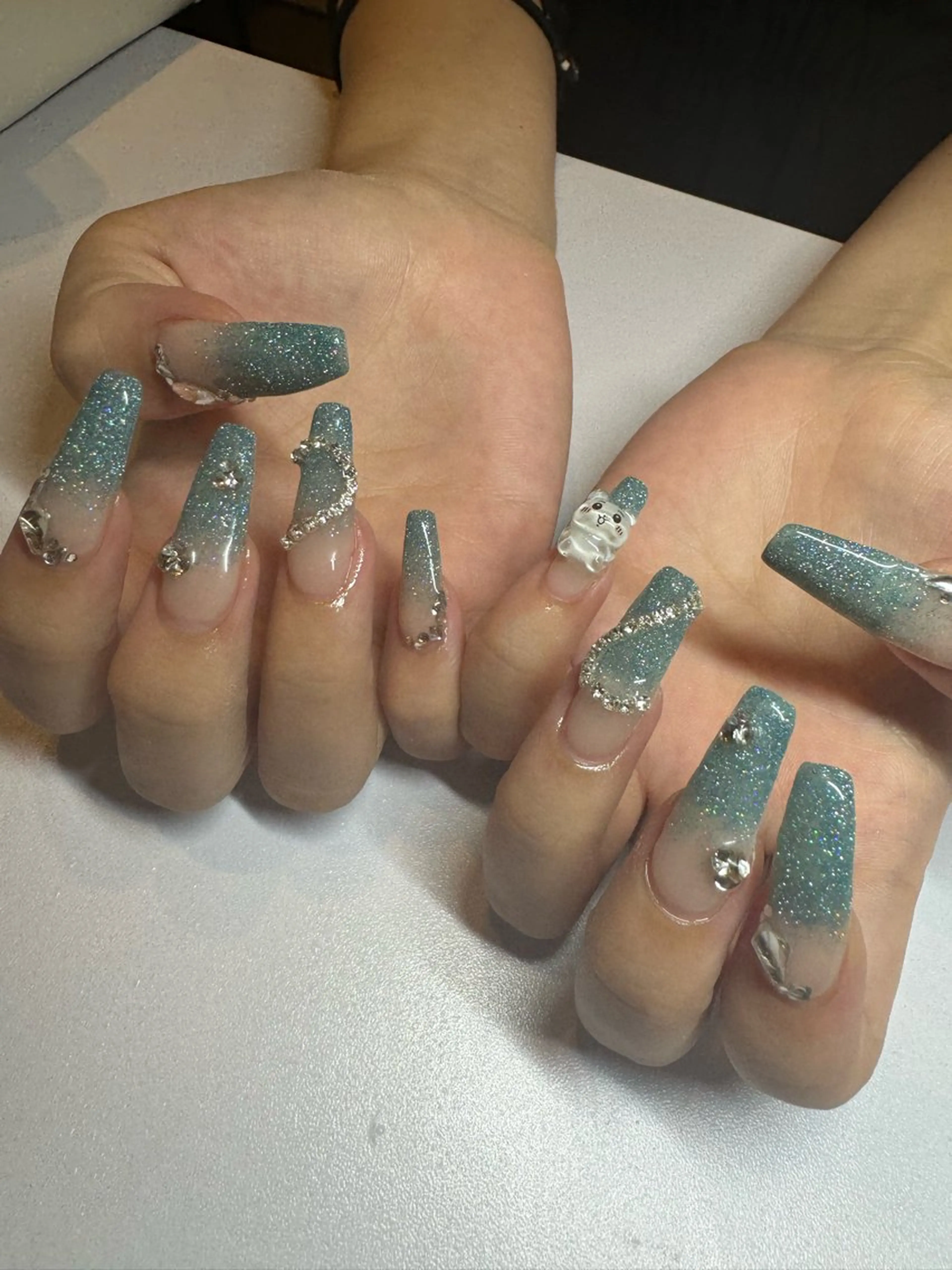 ネイル 濱岡 咲のネイルデザイン