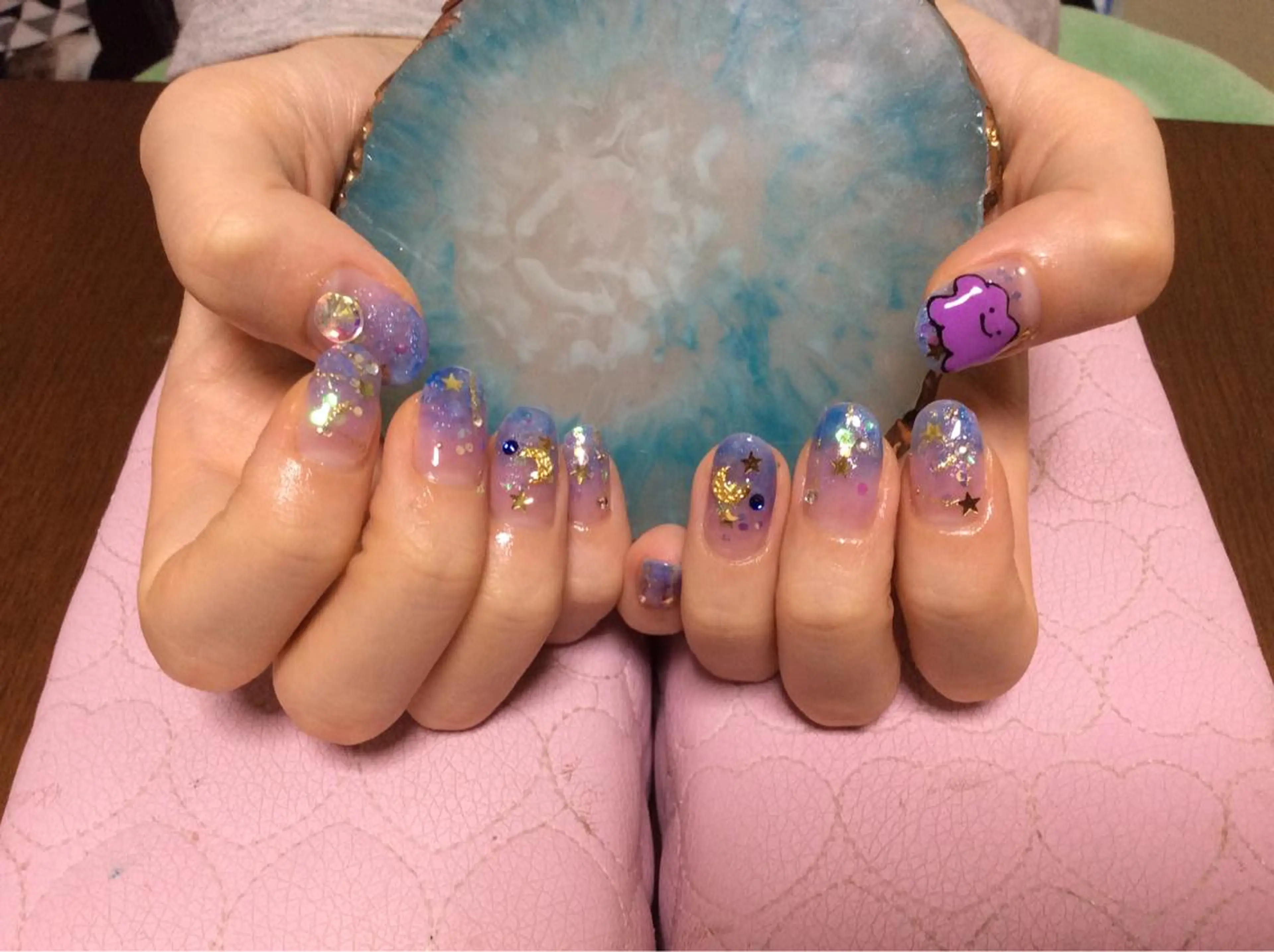 ネイル フラワー ムーンのネイルデザイン