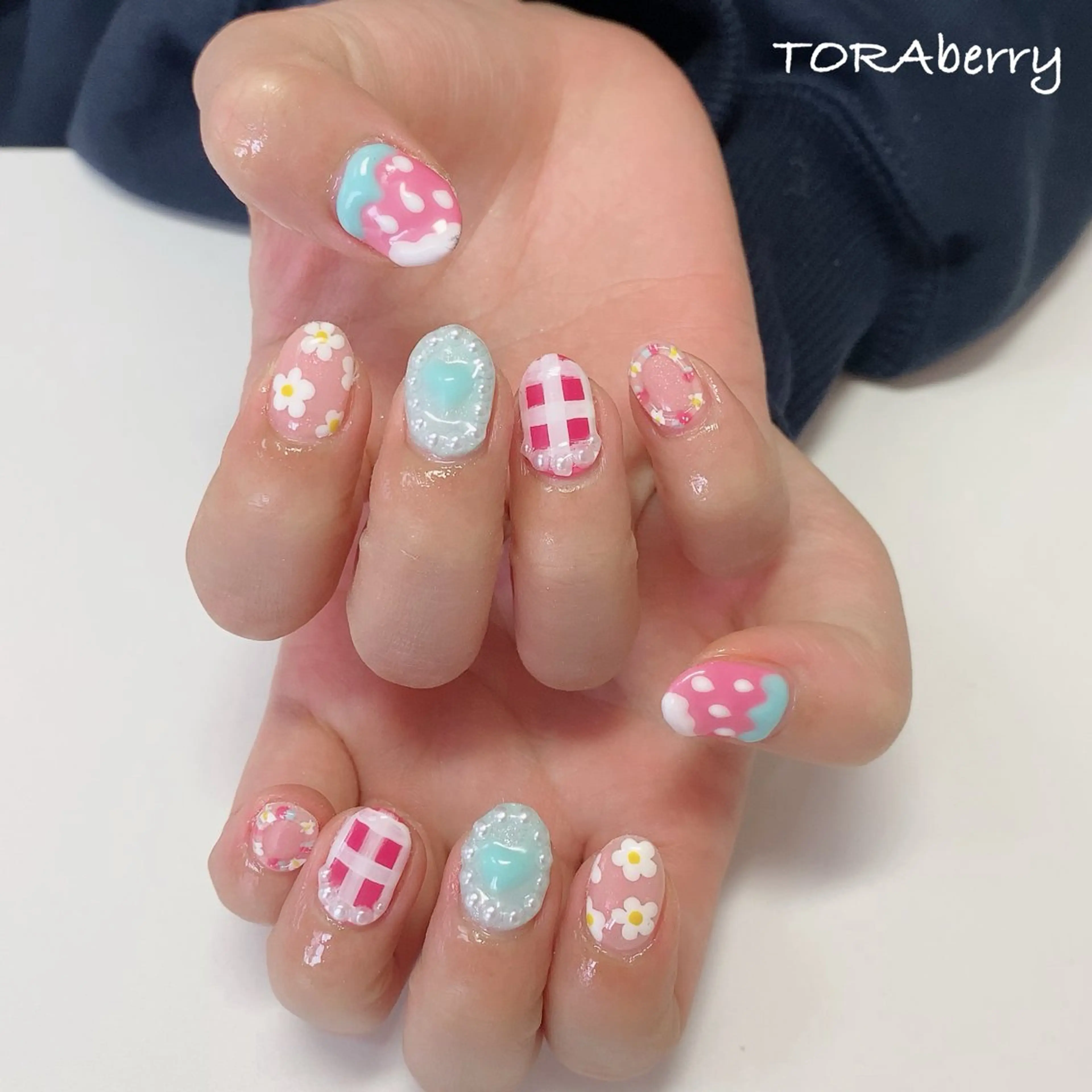 ネイル ハンドネイル ネイリスト なつみのネイルデザイン