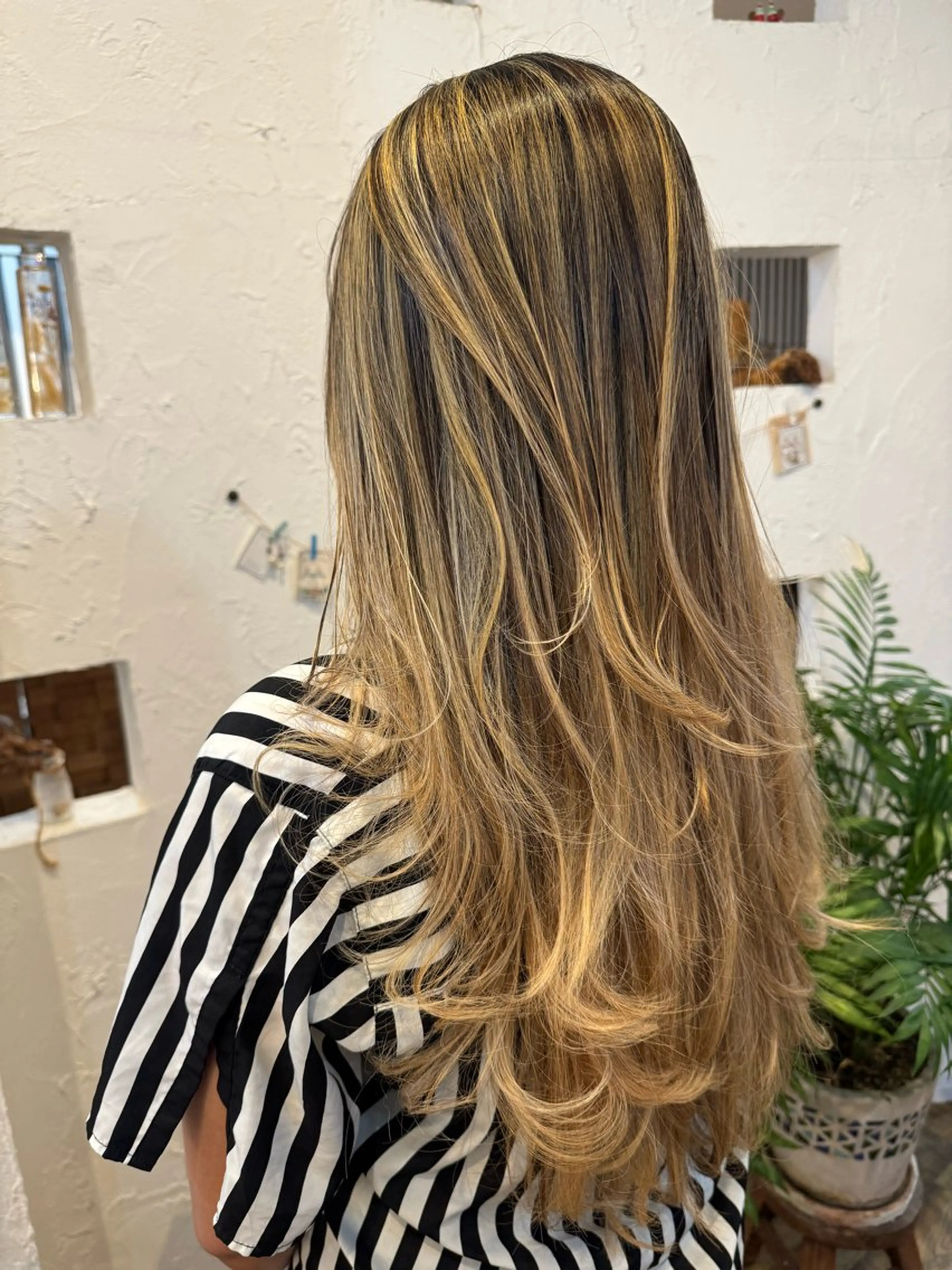 ロング カラー アッシュ バレイヤージュ 透明感カラー ハイライトカラー ハイトーンカラー ヘアカラー 🌸小掛🌸 豊橋外国人風カラーのヘアスタイル