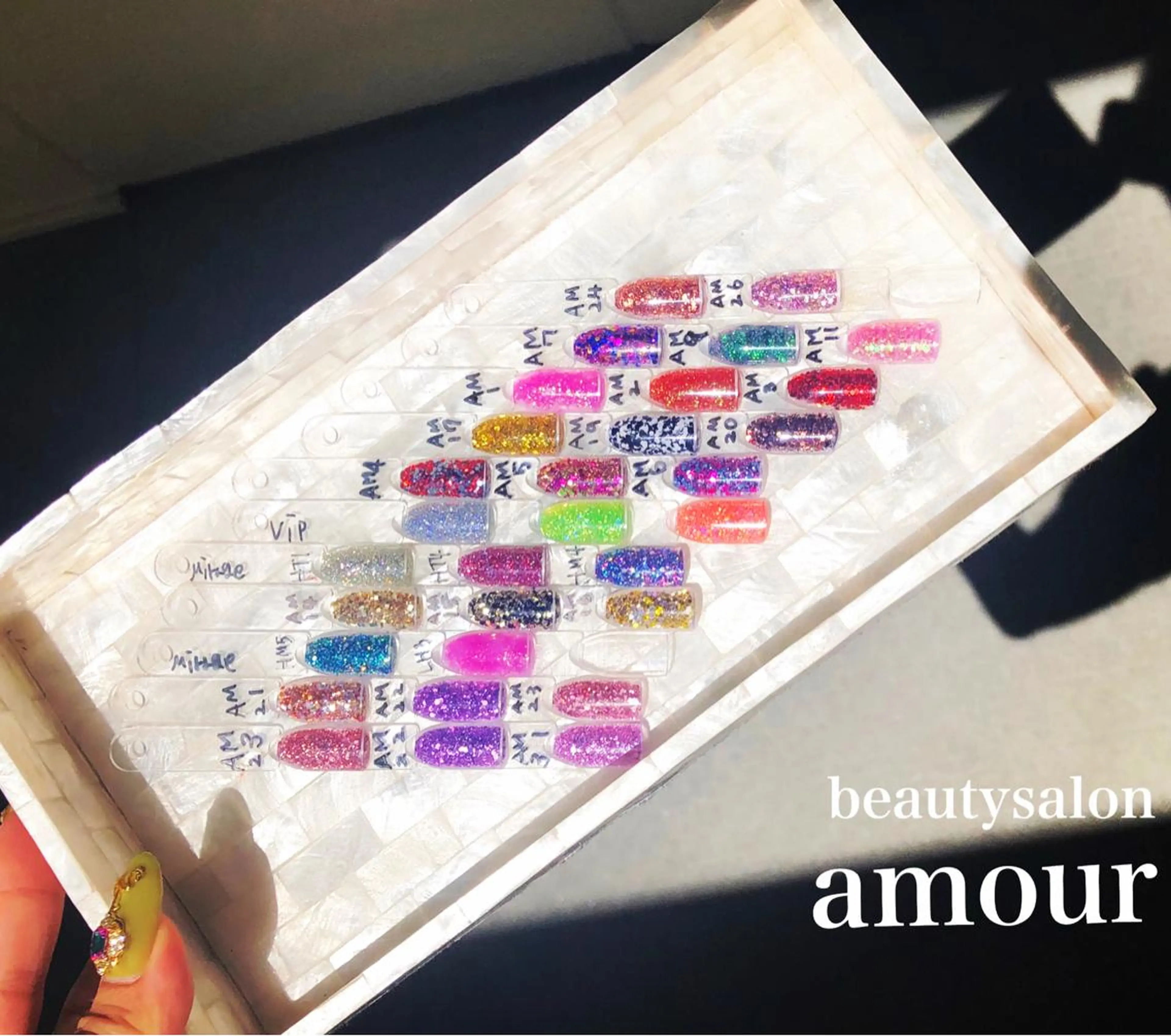 ネイル グラデーション ラメ(グリッター) ラメグラデーション スカルプネイル amour 平塚所属・amour 平塚店のネイルデザイン