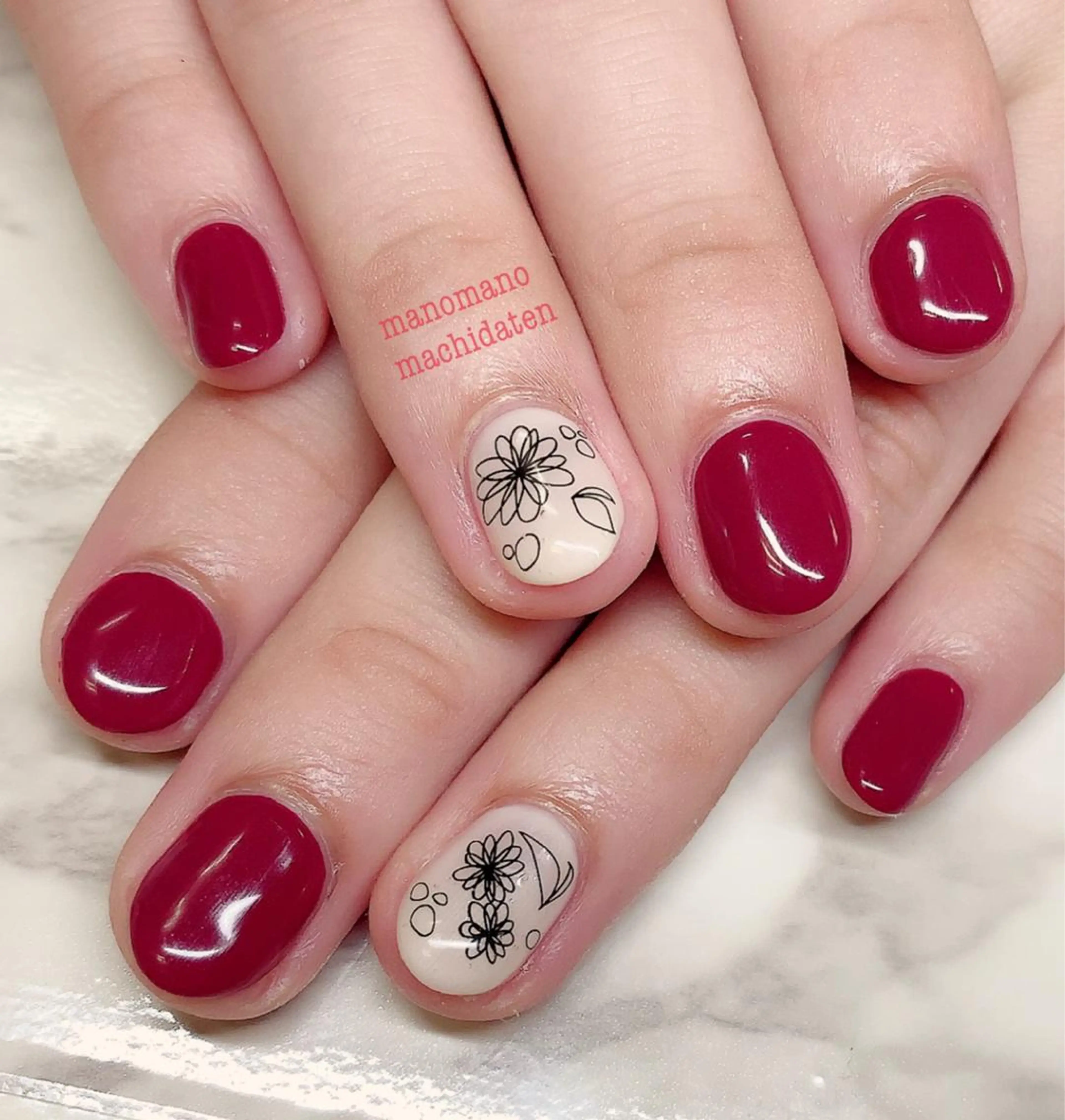 ネイル ハンドネイル ラウバイマノマノ なかざとのネイルデザイン