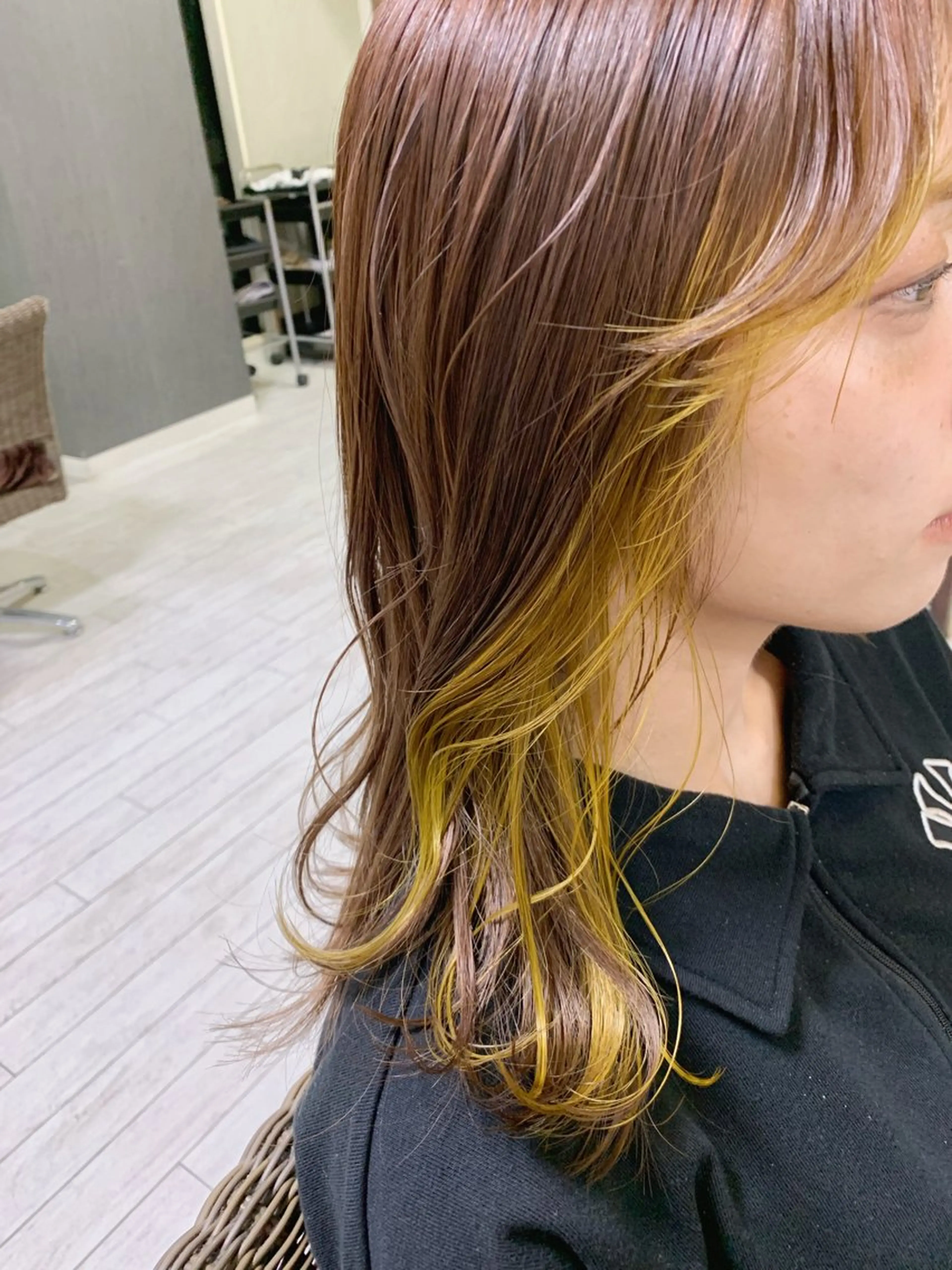 ロング カラー アッシュ アッシュブラウン ミストバング ブリーチ ブラウンカラー カット ヘアカラー トリートメント マルナ本店 ペコのヘアスタイル