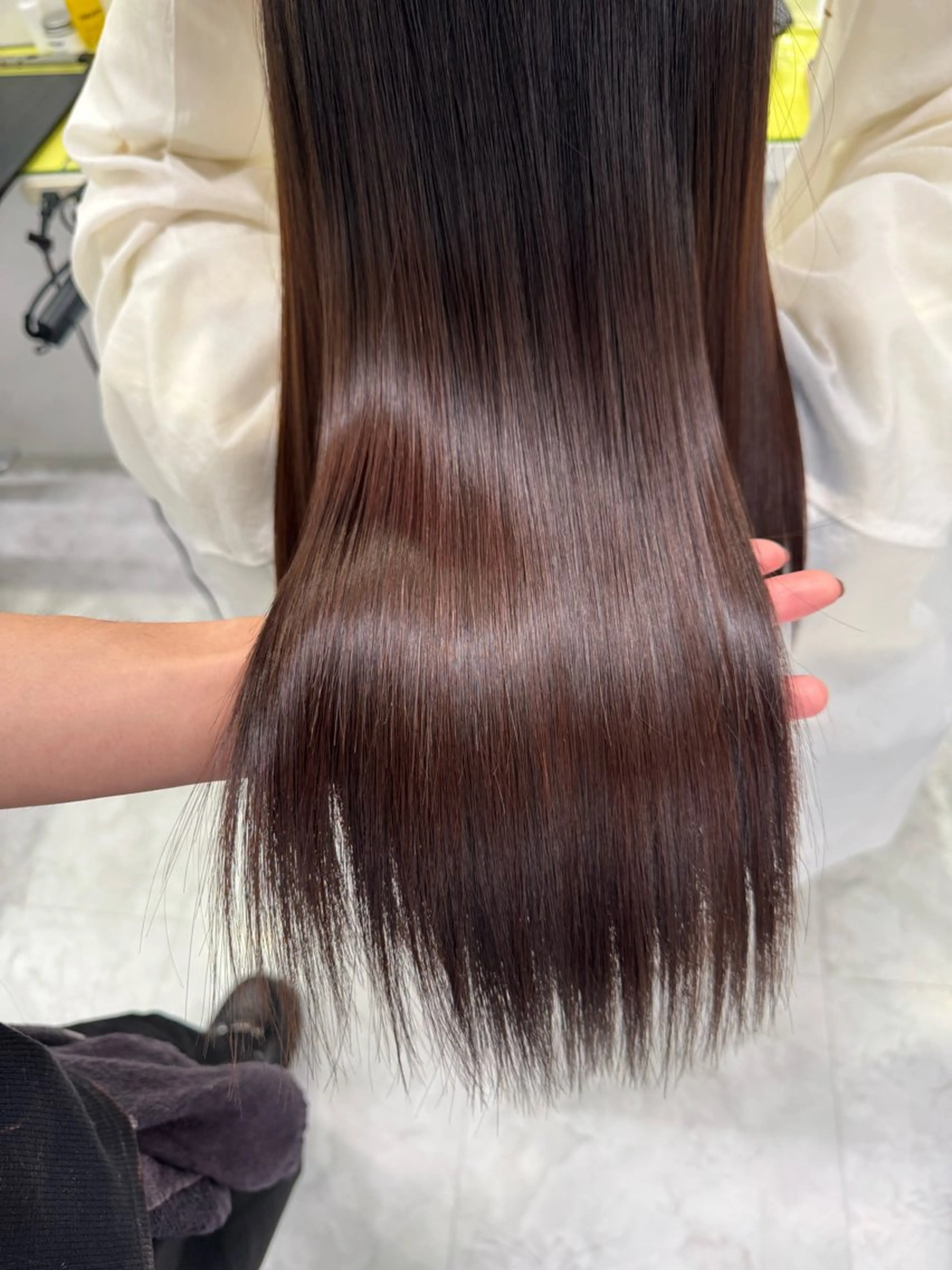 ロング 赤み消しブラウン プロ🐿けんご🐿のヘアスタイル