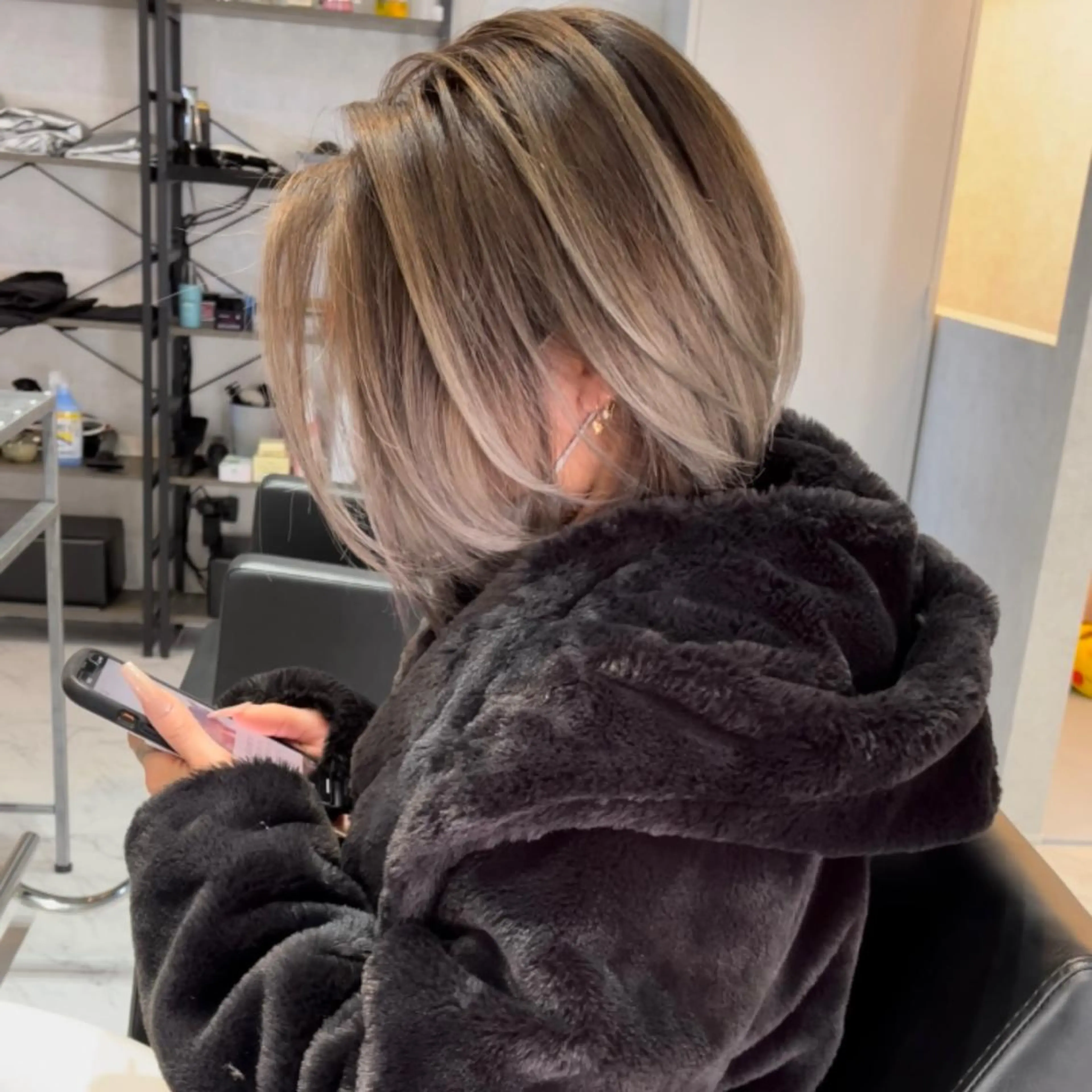 ショート カラー ヘアアレンジ バレイヤージュ デザインカラー ハイライトカラー 外国人風カラー ハイライト カット ヘアカラー トリートメント アンドウ ユウ/ レイヤーカット/韓国のヘアスタイル