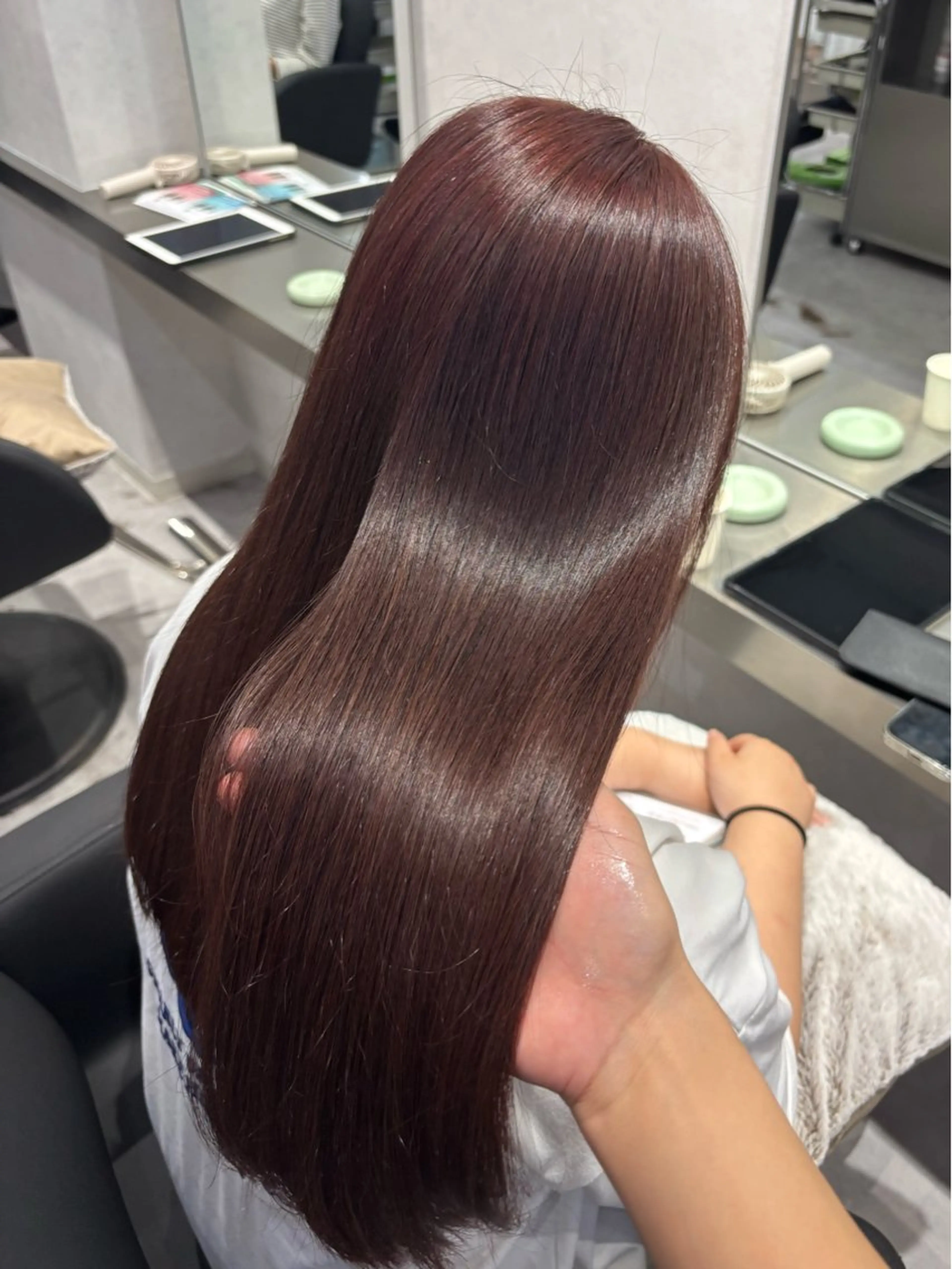 ロング カラー 黒髪 ブラウンカラー レッドカラー レッドブラウン カット ヘアカラー 透明感/暖色カラー くるみのヘアスタイル