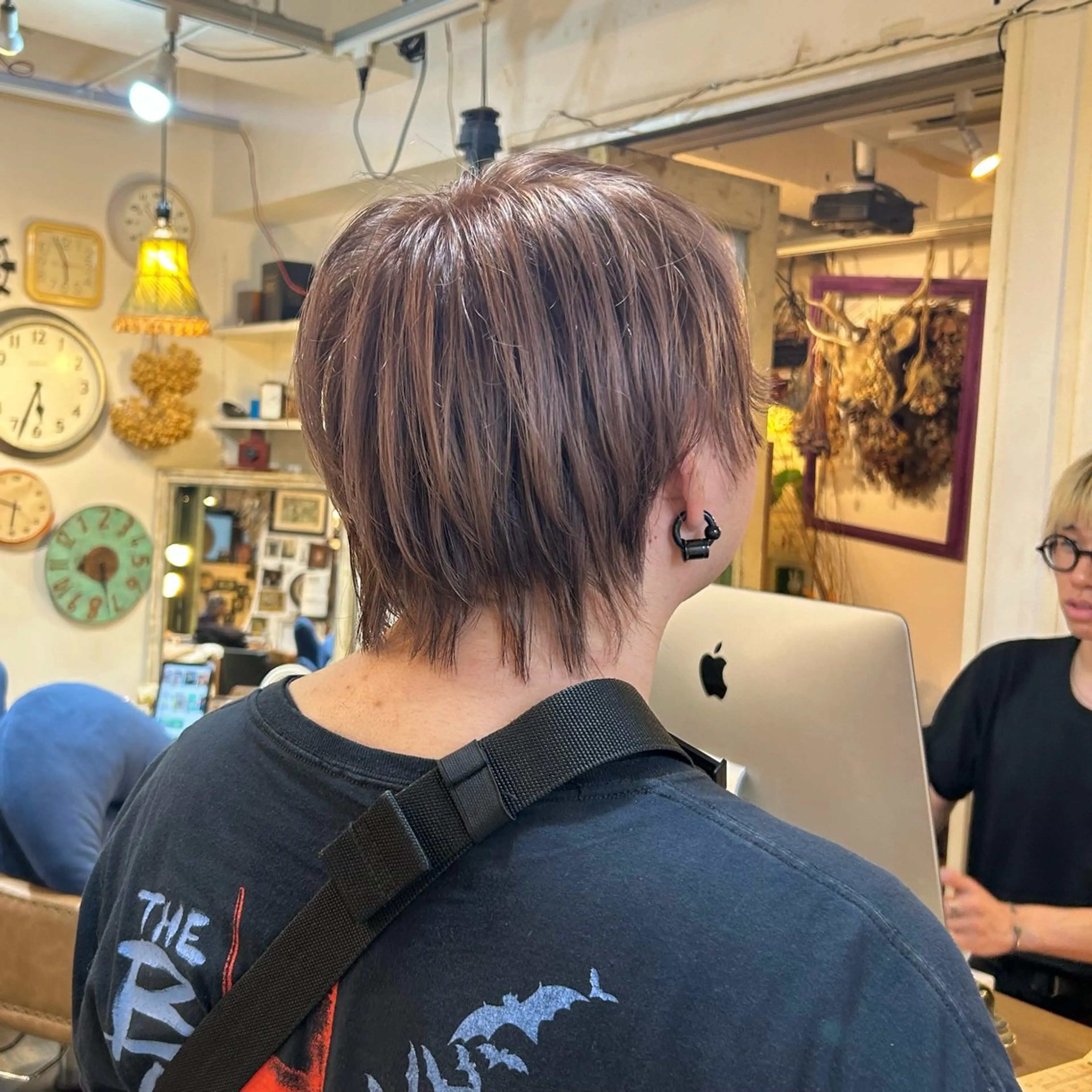 ミディアム カラー メンズ メンズブリーチ メンズハイライト ブリーチ ハイライトカラー ハイライト カット ヘアカラー ヘッドスパ BRITS 渡辺 菜々子のヘアスタイル