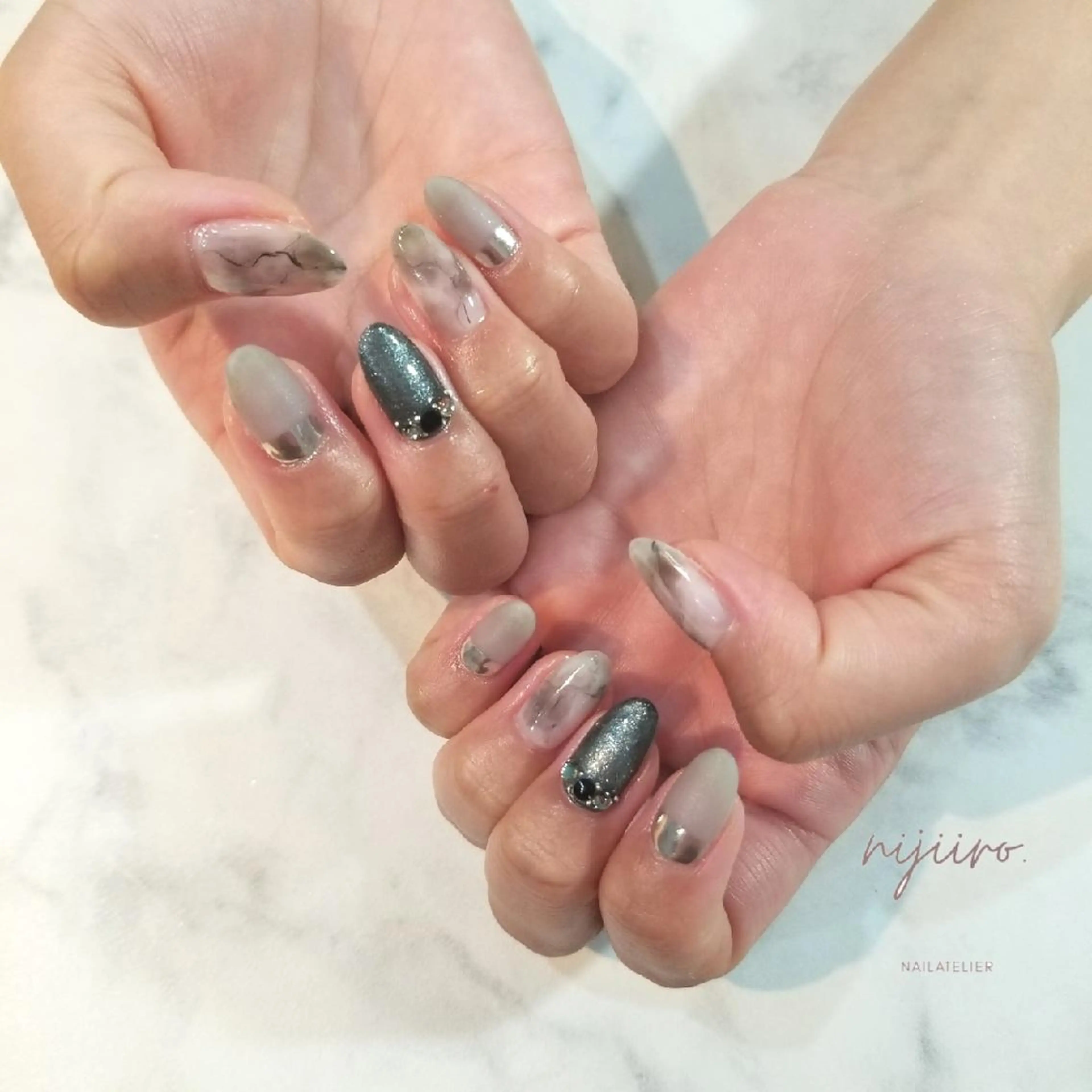 ネイル ハンドネイル nailatelier nijiiro.所属・nijiiro🌈 サトウのネイルデザイン