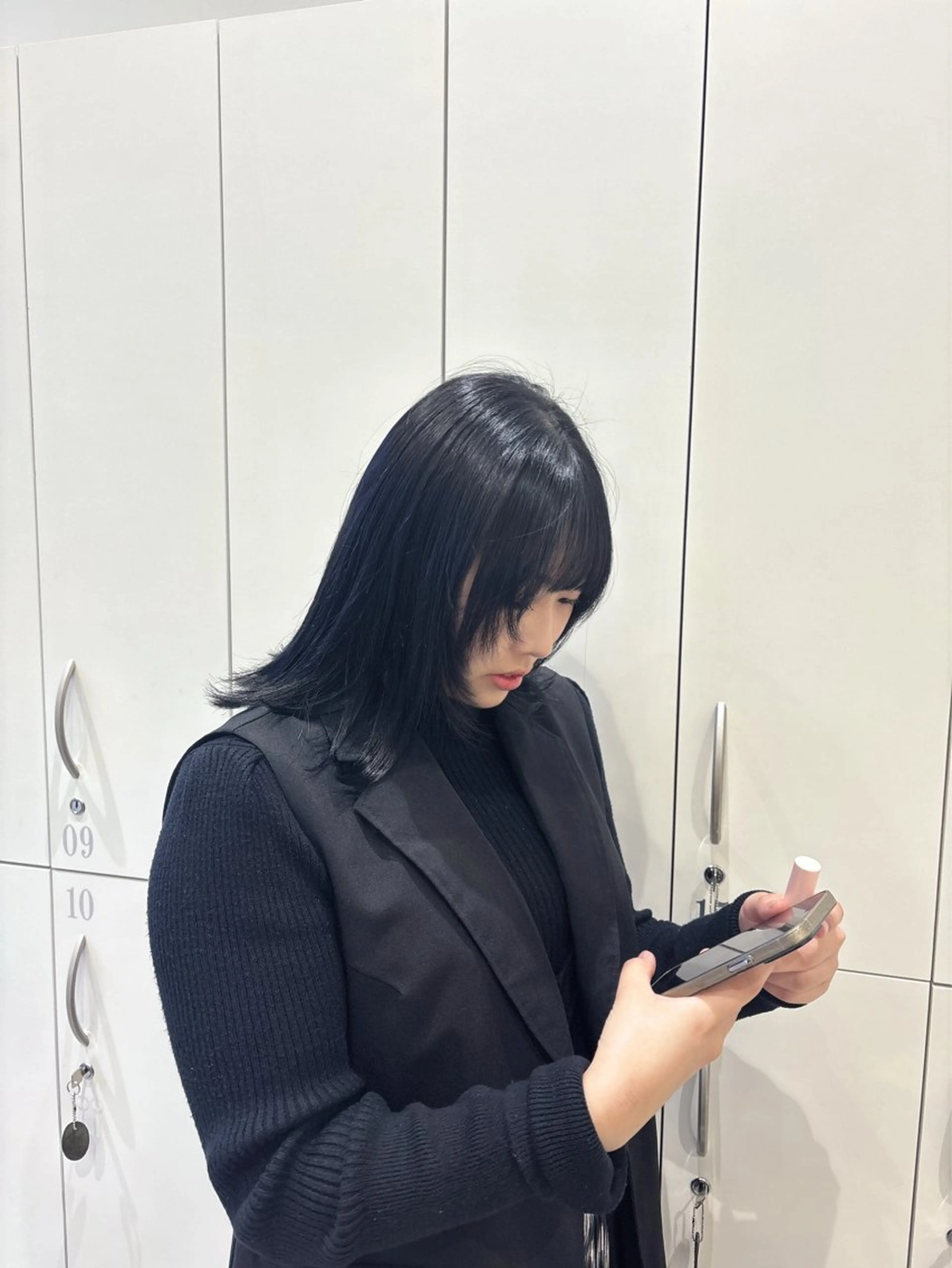 カラー 黒髪 ブルーカラー ブルーブラック ヘアカラー 加藤花珠 /美容室のヘアスタイル