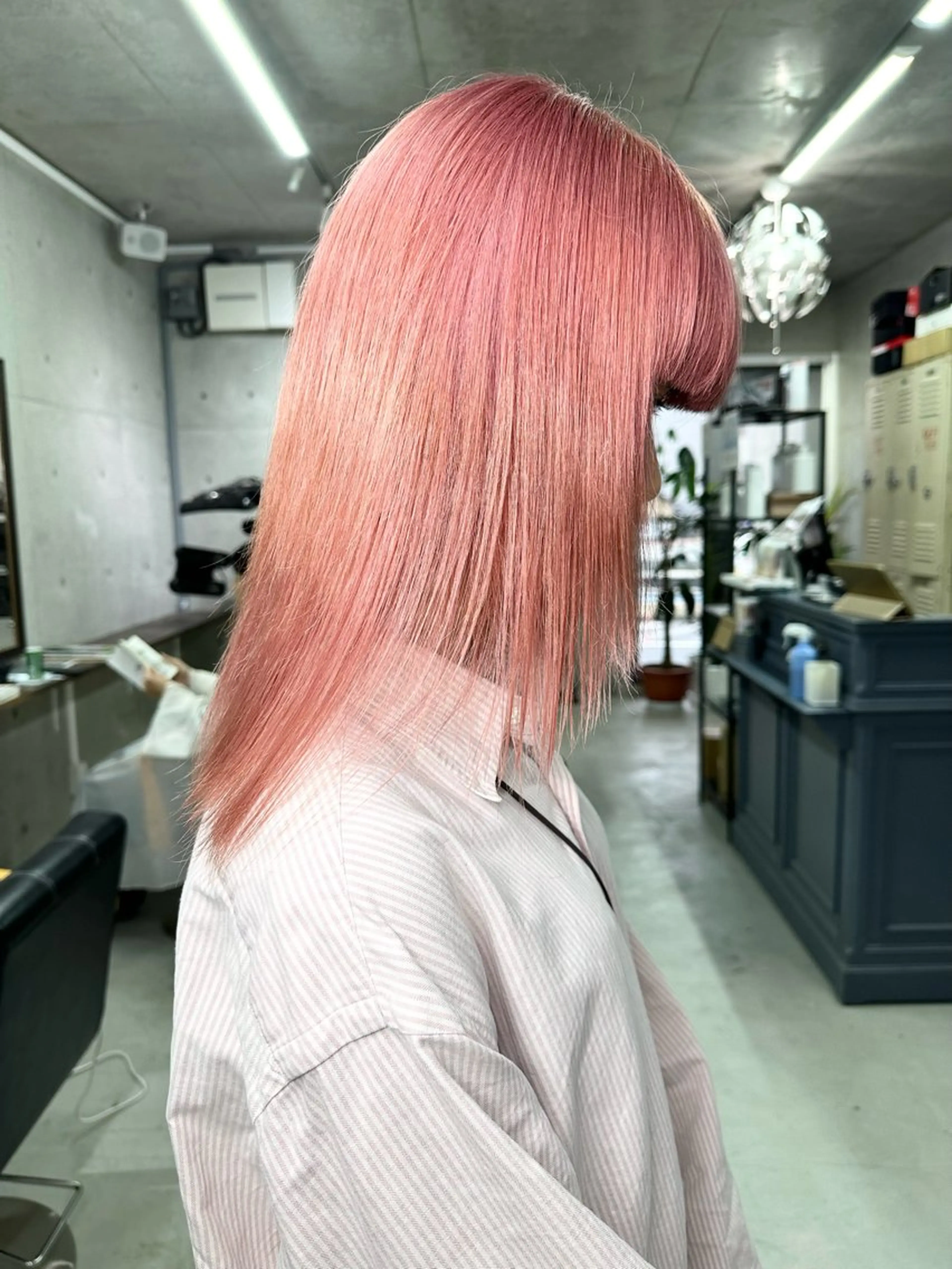 ミディアム カラー ブリーチ ハイトーンカラー ピンクカラー ヘアカラー 名古屋のピンク好き かずくん🦩のヘアスタイル
