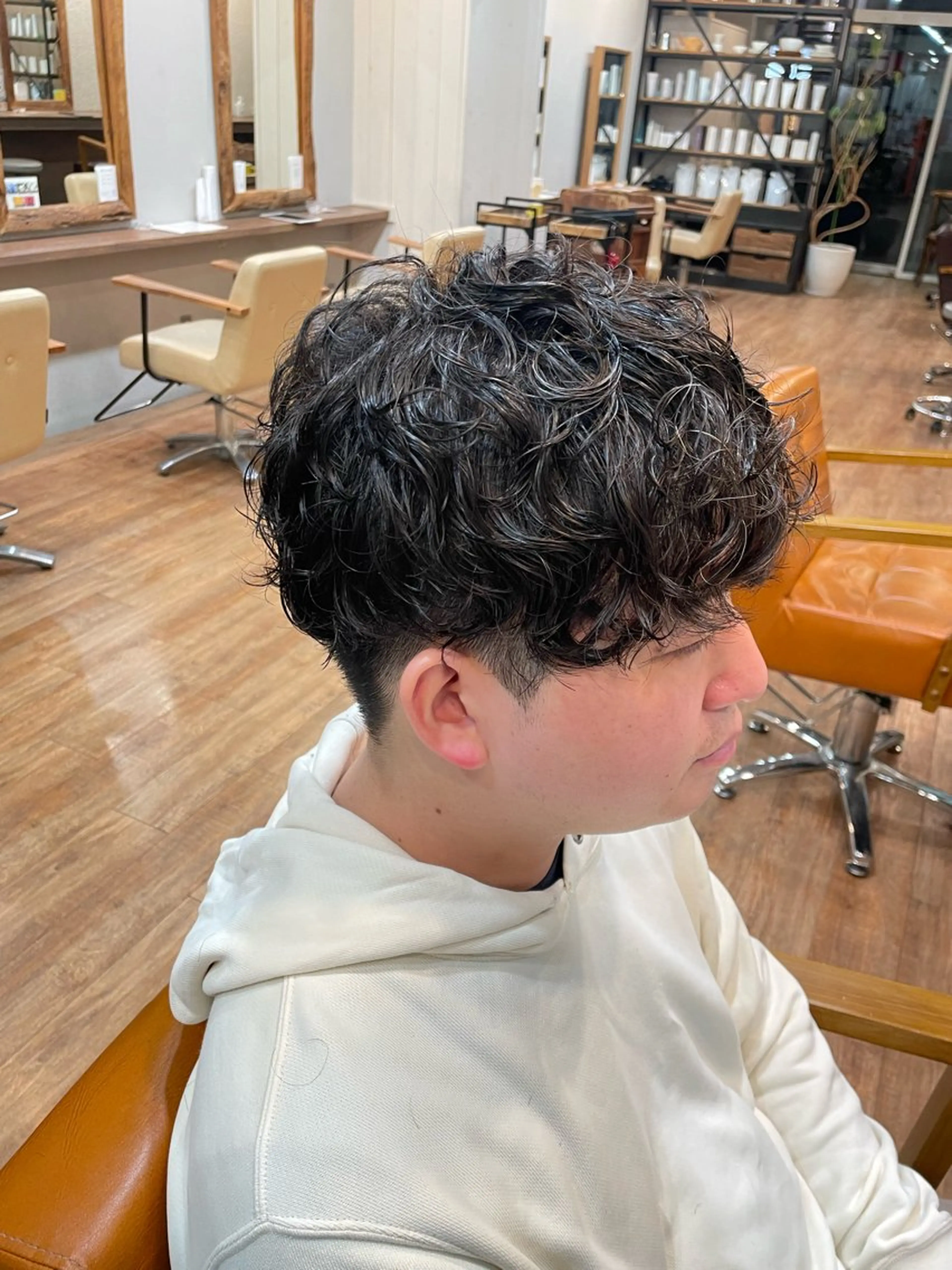 ショート メンズ パーマ オオシマ ミユのヘアスタイル