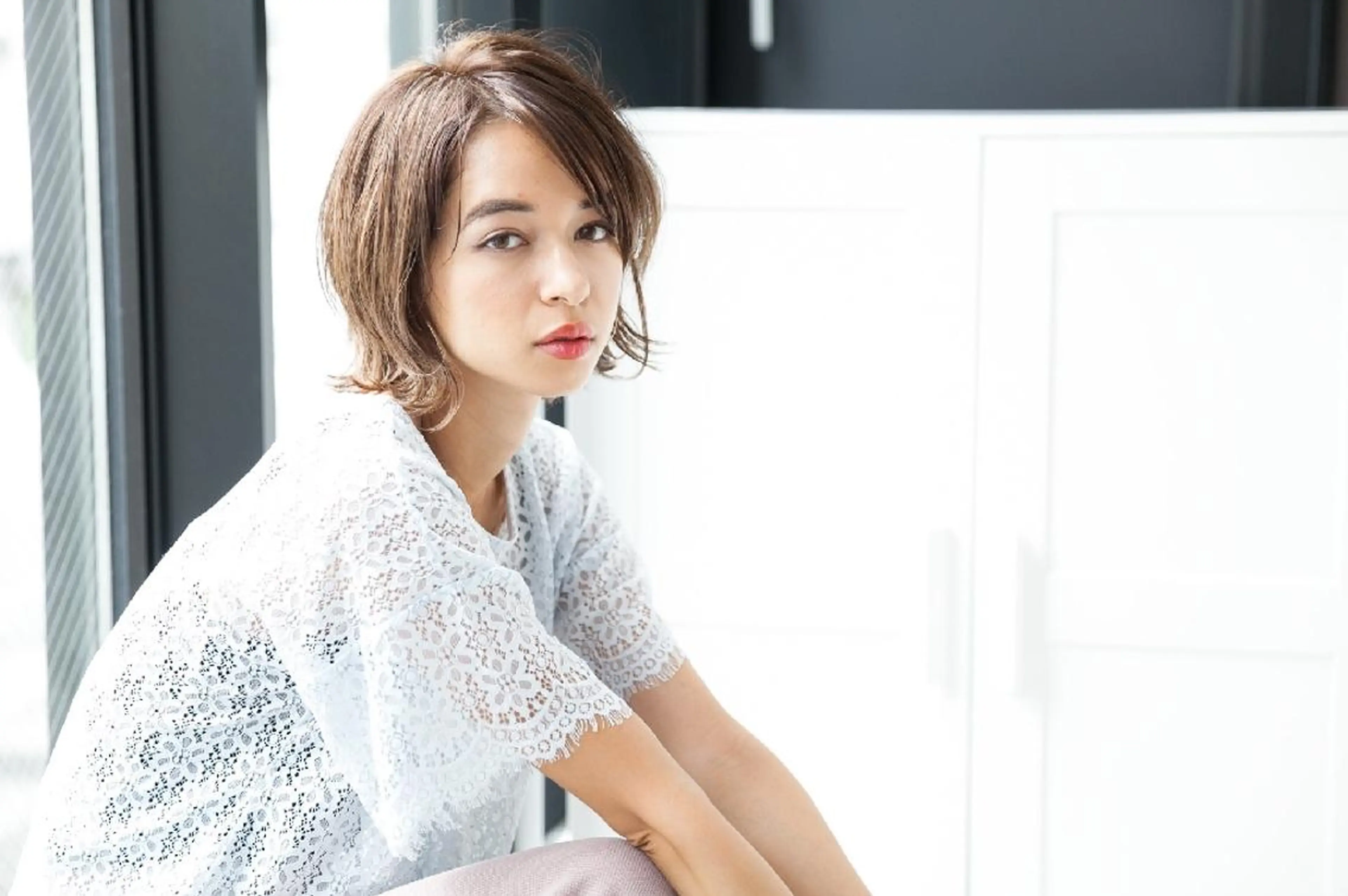 ミディアム カラー 井上 真貴子のヘアスタイル