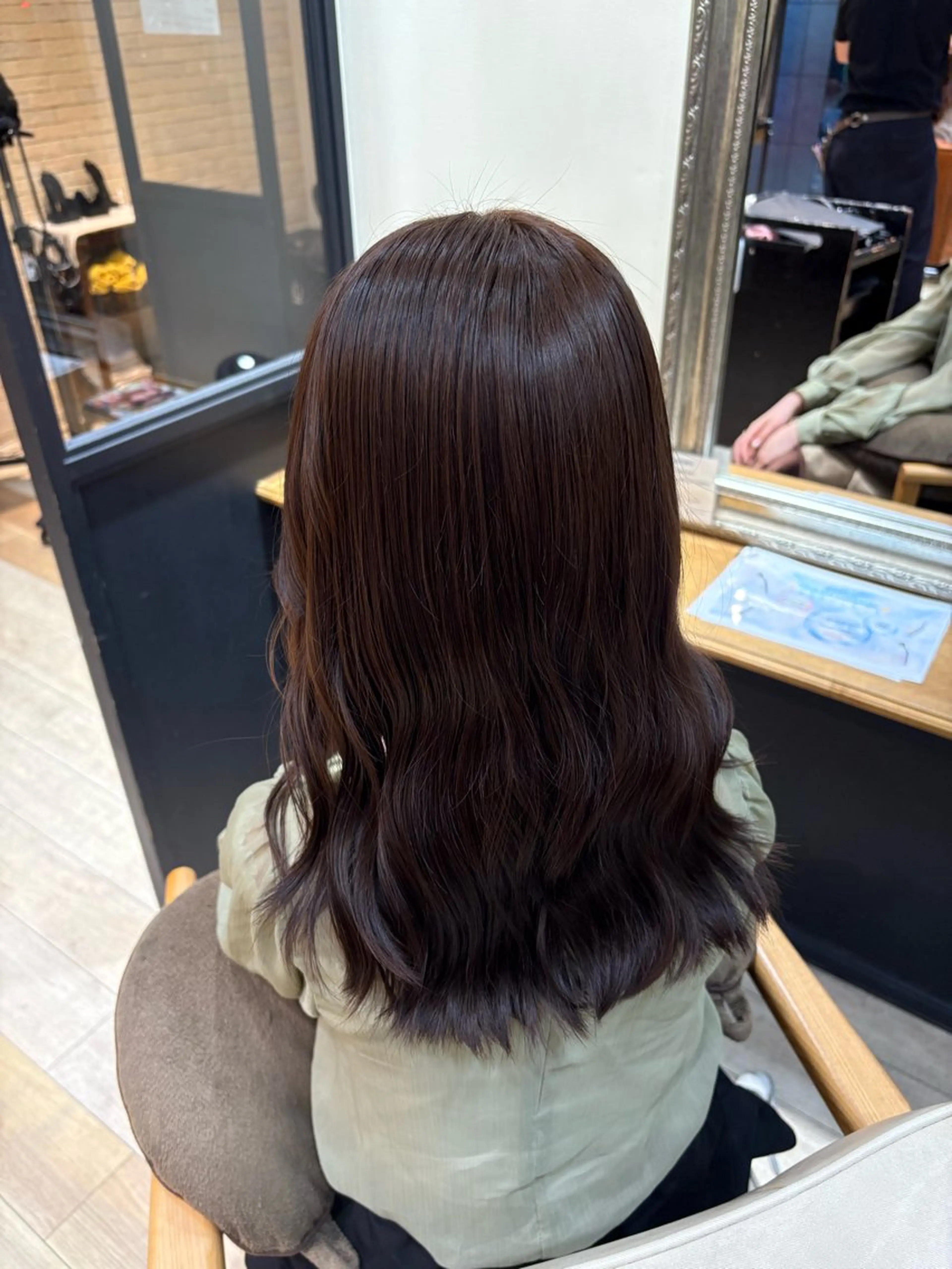 カラー ヘアカラー トリートメント しおり🍬 KOKORO🤍のヘアスタイル