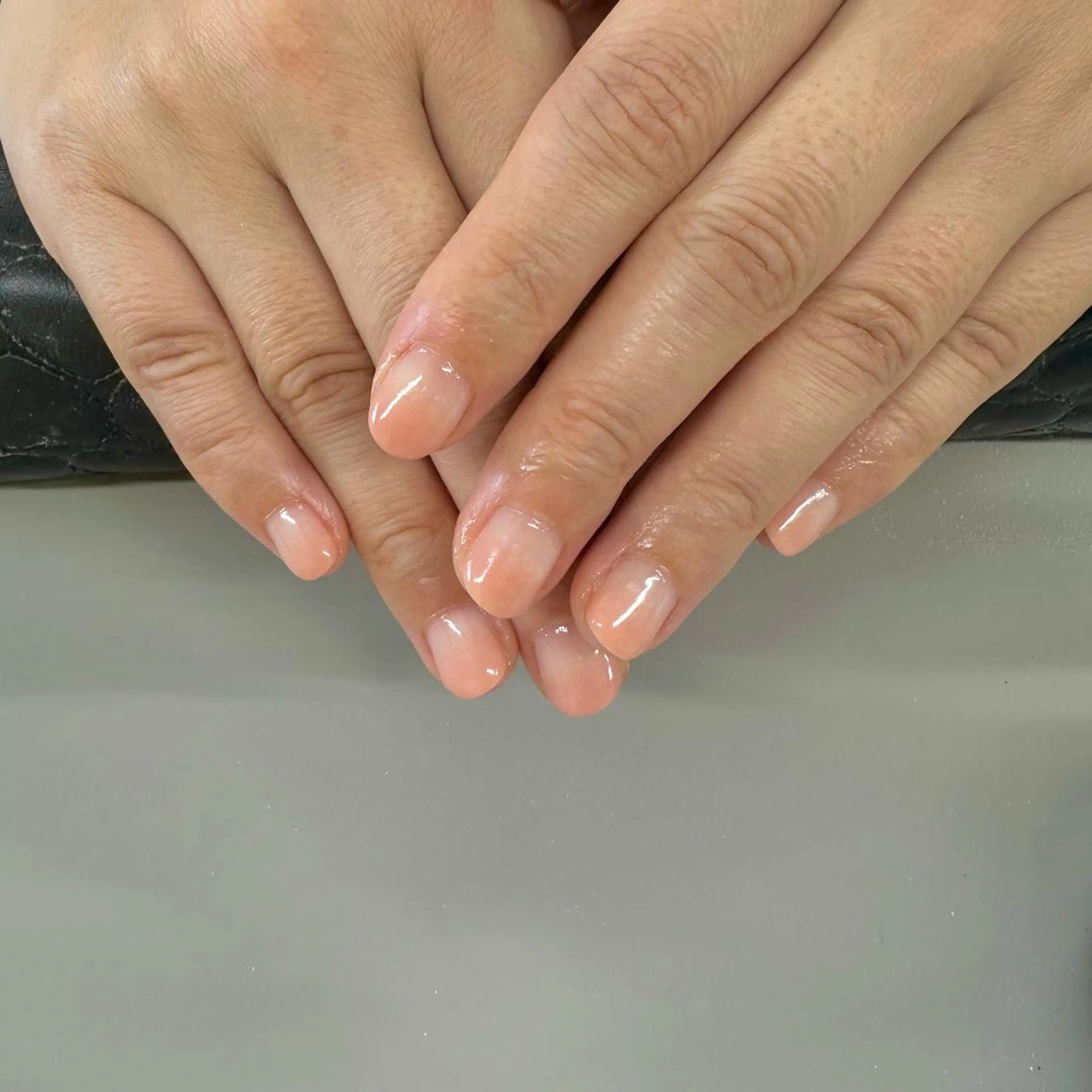 ネイル グラデーション シンプルネイル She Nail studio原宿店所属・akari原宿 プライベートサロンのネイルデザイン