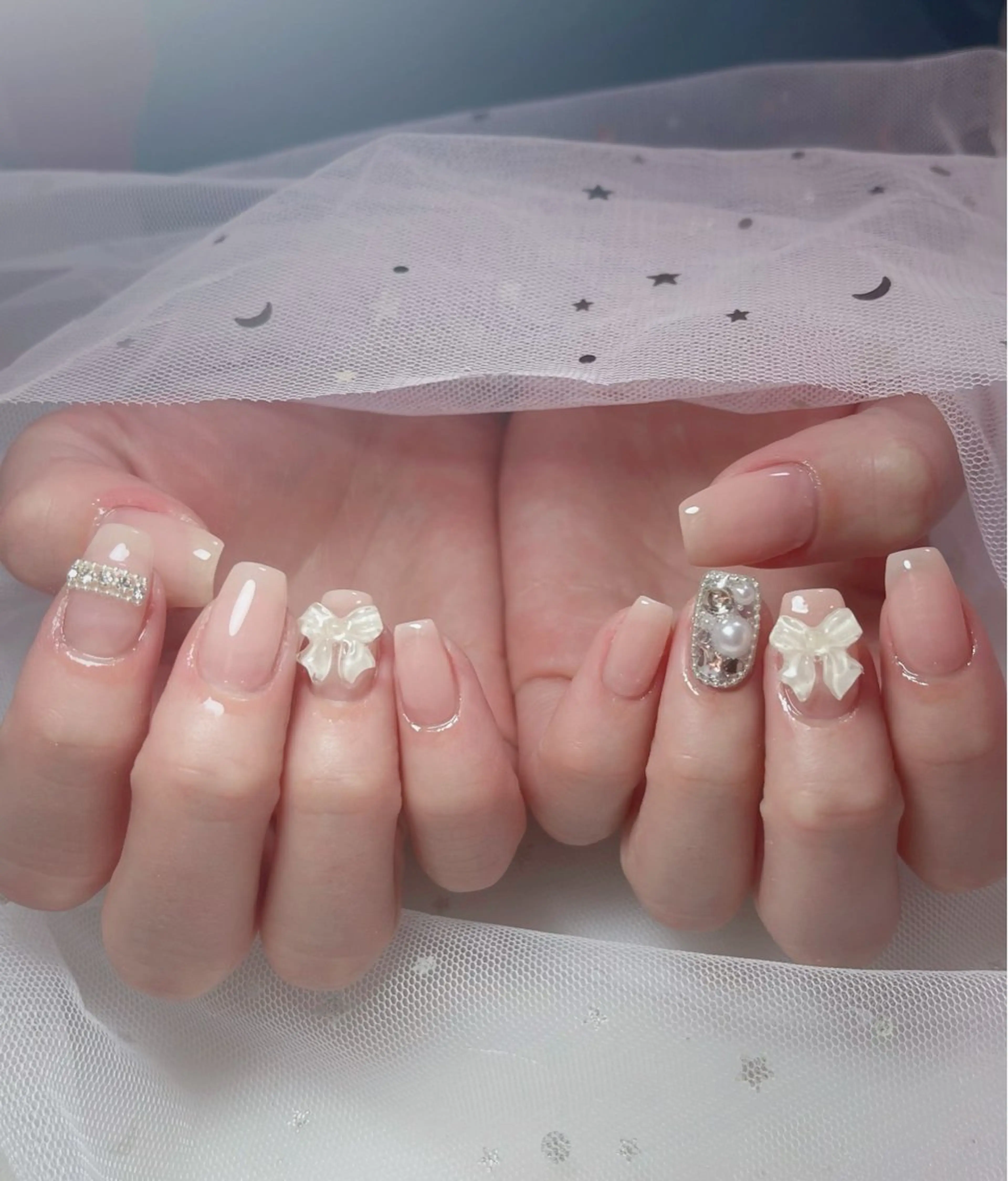 ネイル オーロラネイル 長さ出し フットネイル 韓国ネイル ラメ(グリッター) ハンドネイル 👍thumbs up nail👍のネイルデザイン