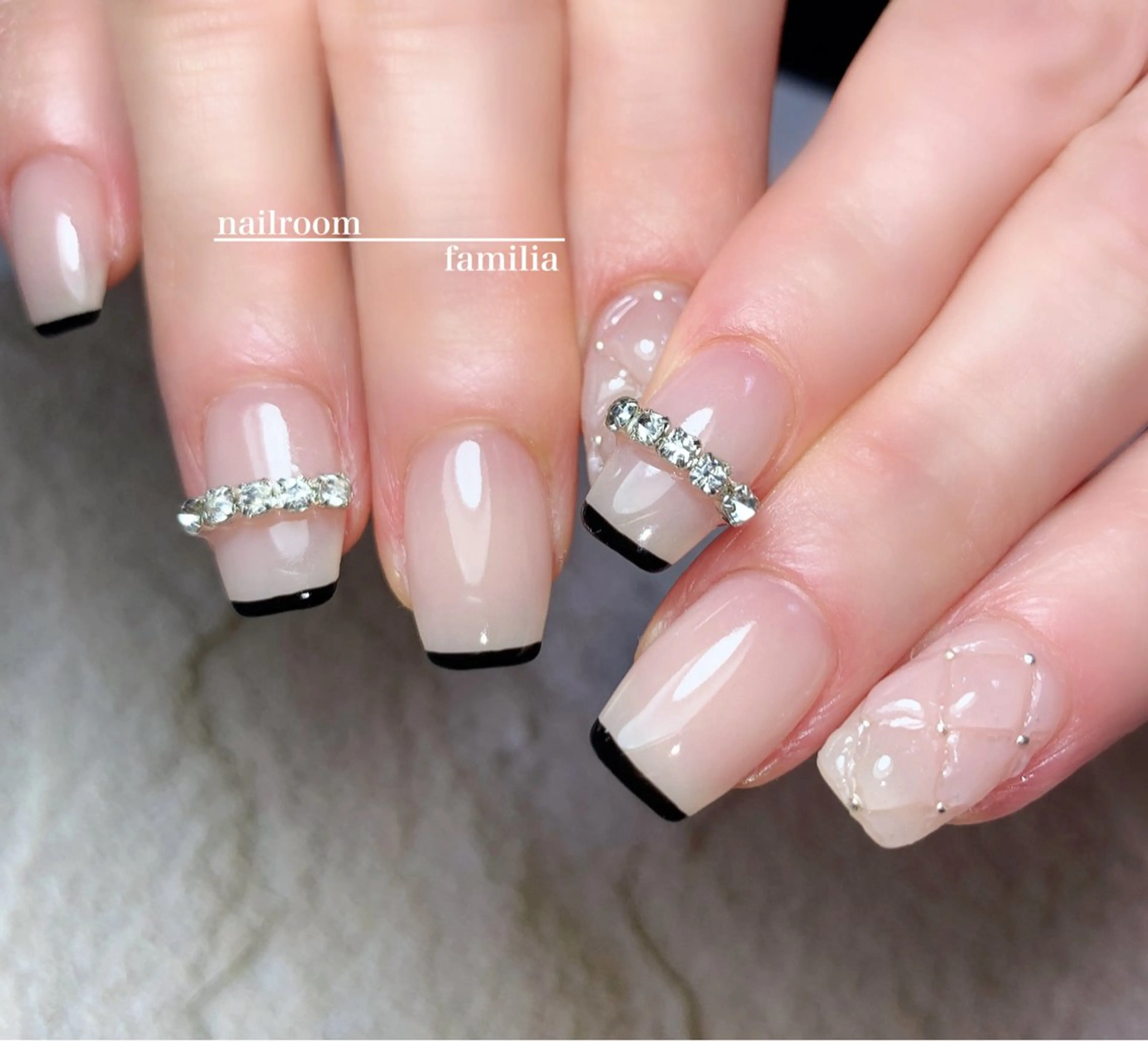 ネイル フレンチネイル ハンドネイル -nailroom- familiaのネイルデザイン