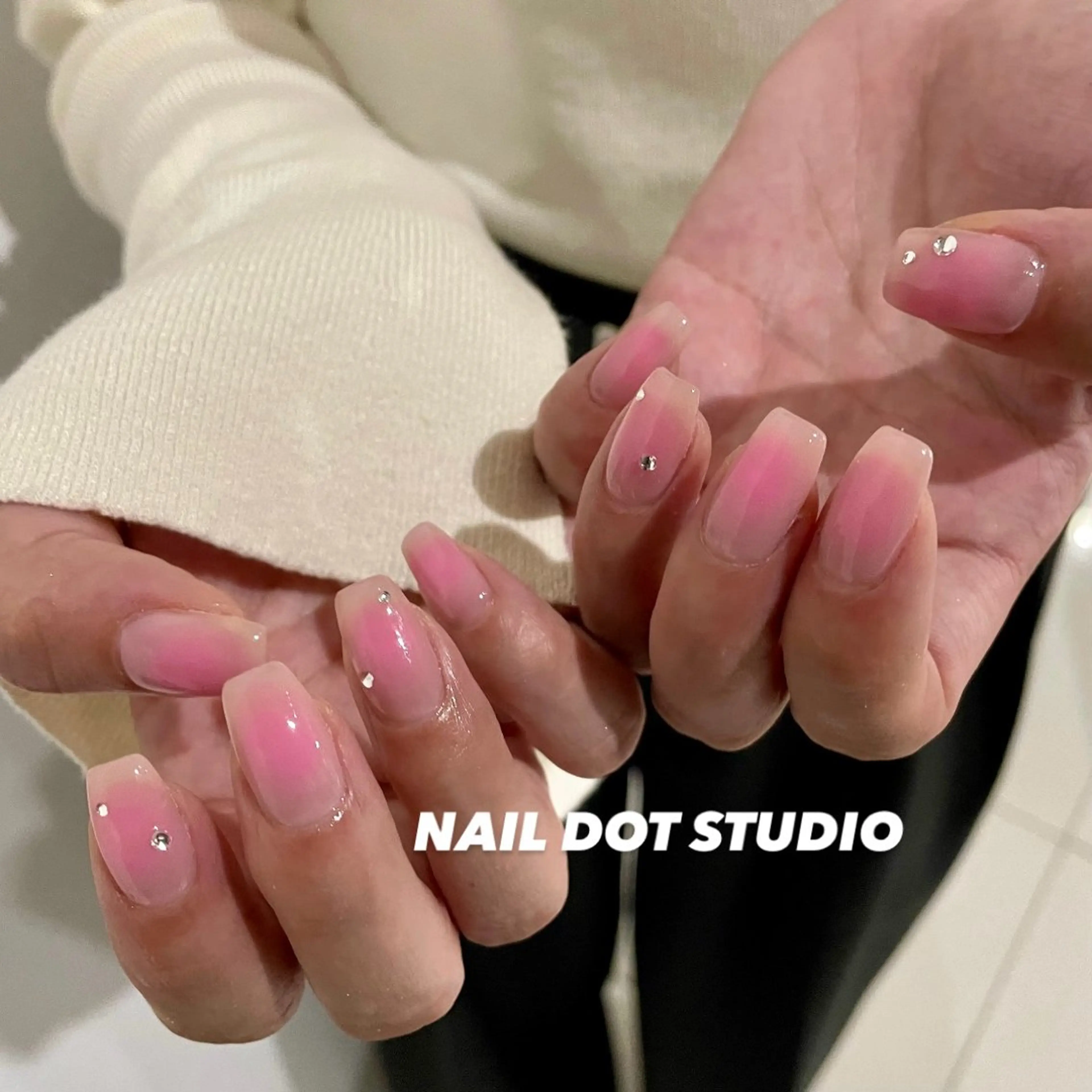 ネイル チークネイル ハンドネイル NAIL DOT STUDIO堺筋本町のネイルデザイン