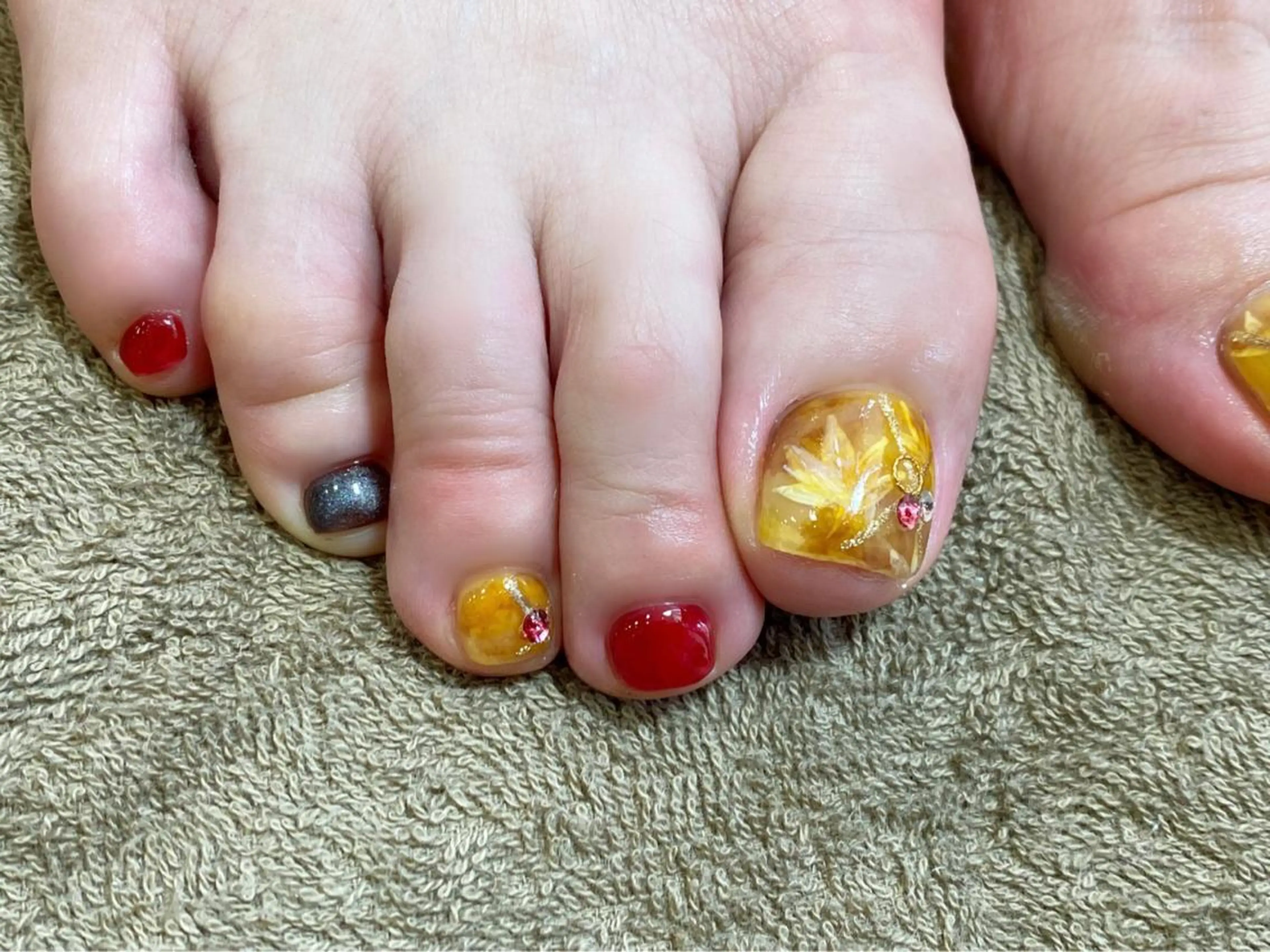 ネイル アートネイル フットネイル 三原 裕紀のマツエク・マツパデザイン