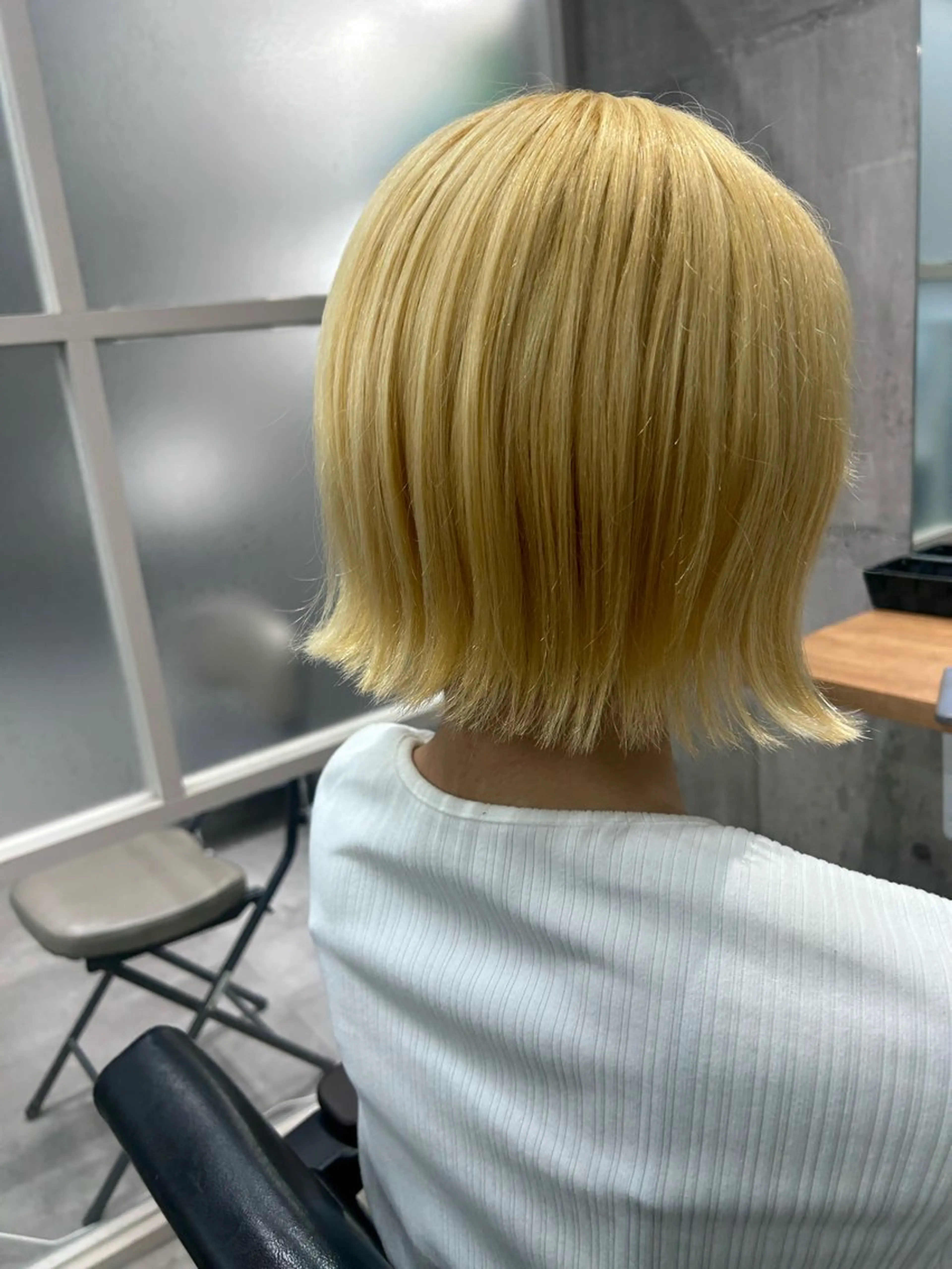 ショート カラー ブリーチ 抜きっぱなしブロンド ヘアカラー トリートメント newi赤羽 ✂️KEN✂️のヘアスタイル